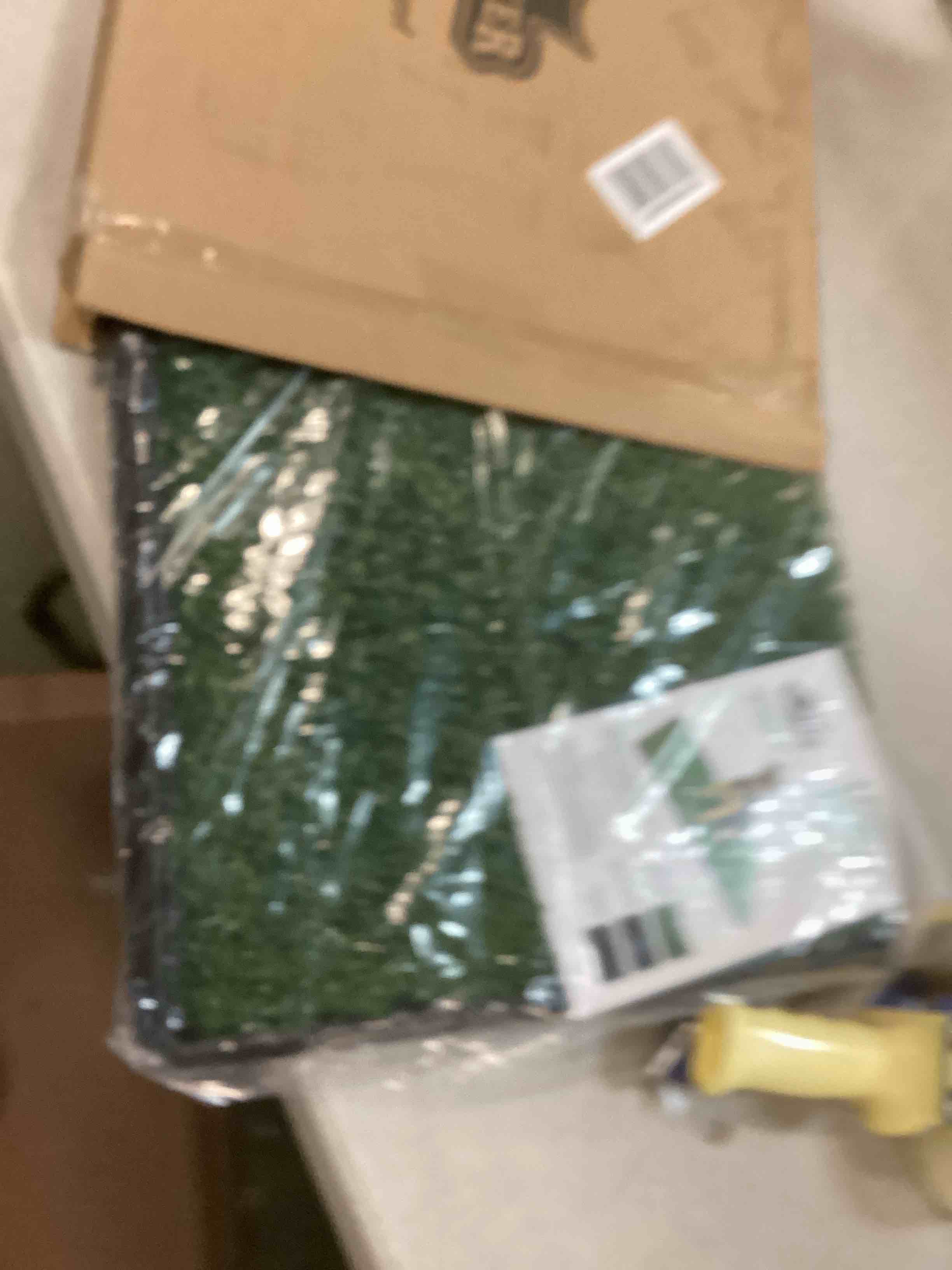 https://s3.amazonaws.com/lotting-images-prod/bidfta/RED5787906_1706628126709.jpeg