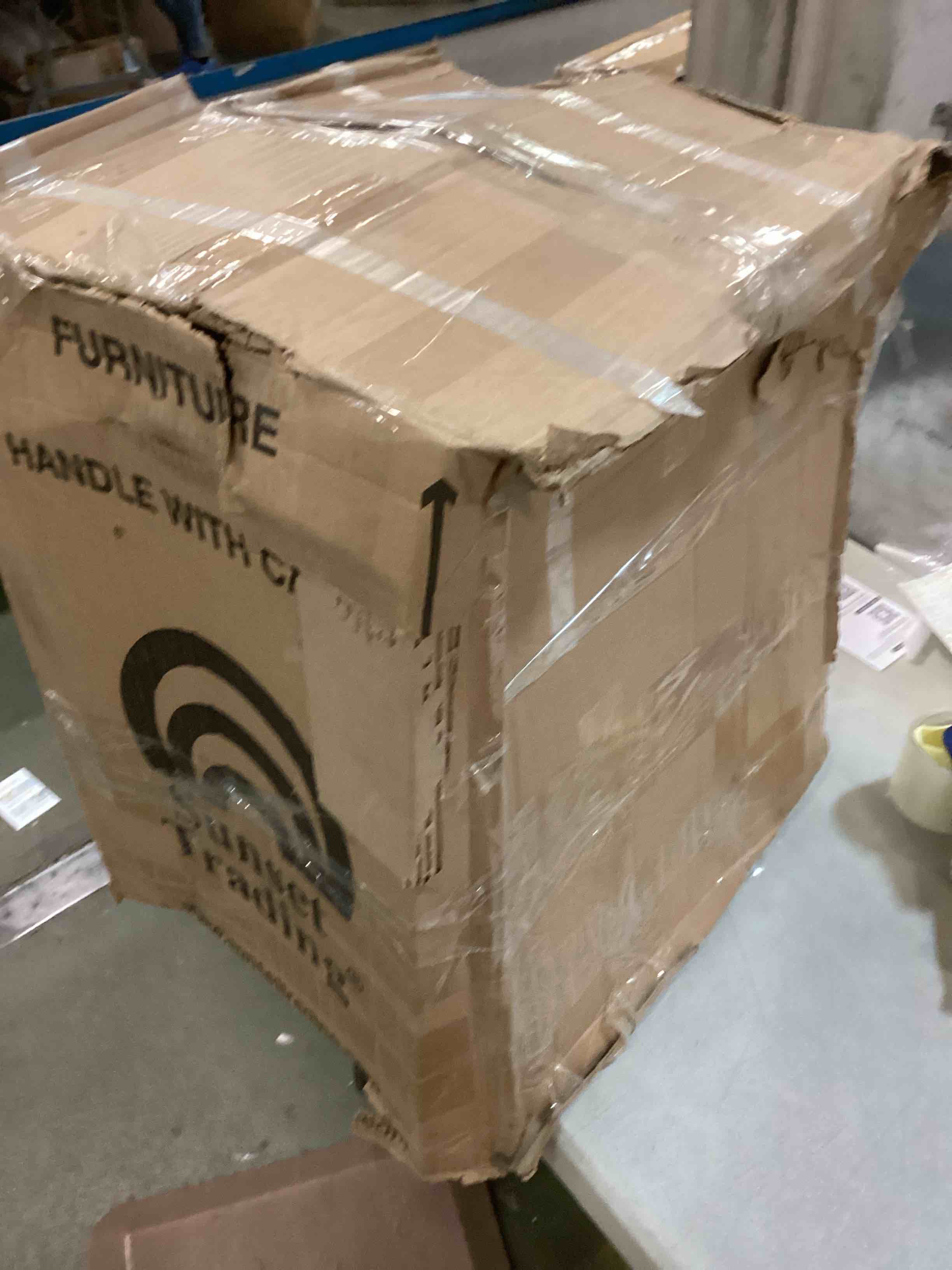 https://s3.amazonaws.com/lotting-images-prod/bidfta/RED5788018_1706642732281.jpeg