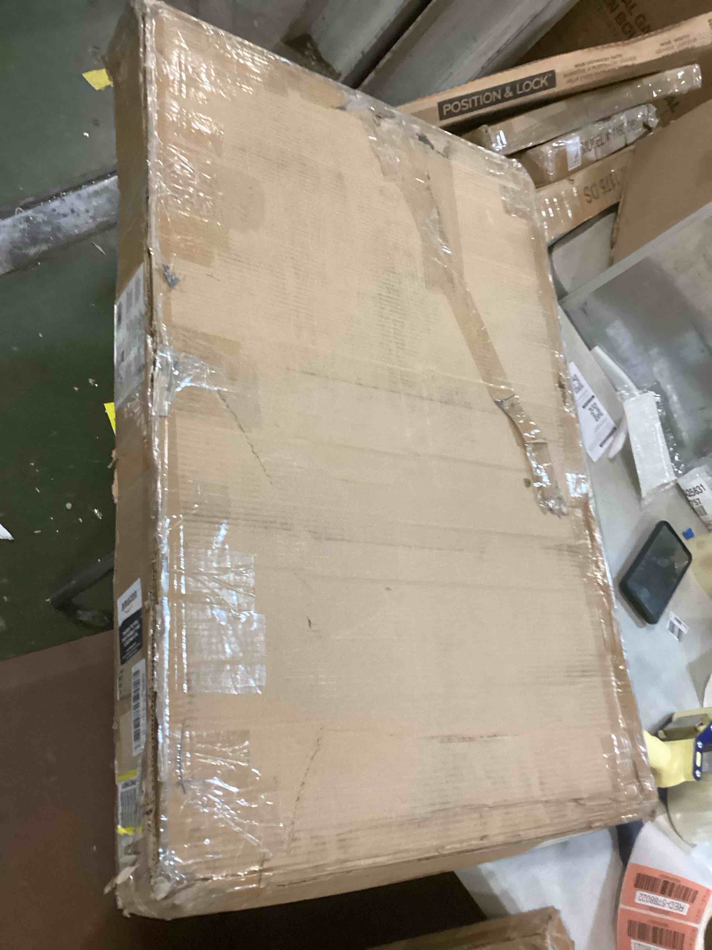 https://s3.amazonaws.com/lotting-images-prod/bidfta/RED5788022_1706643119521.jpeg
