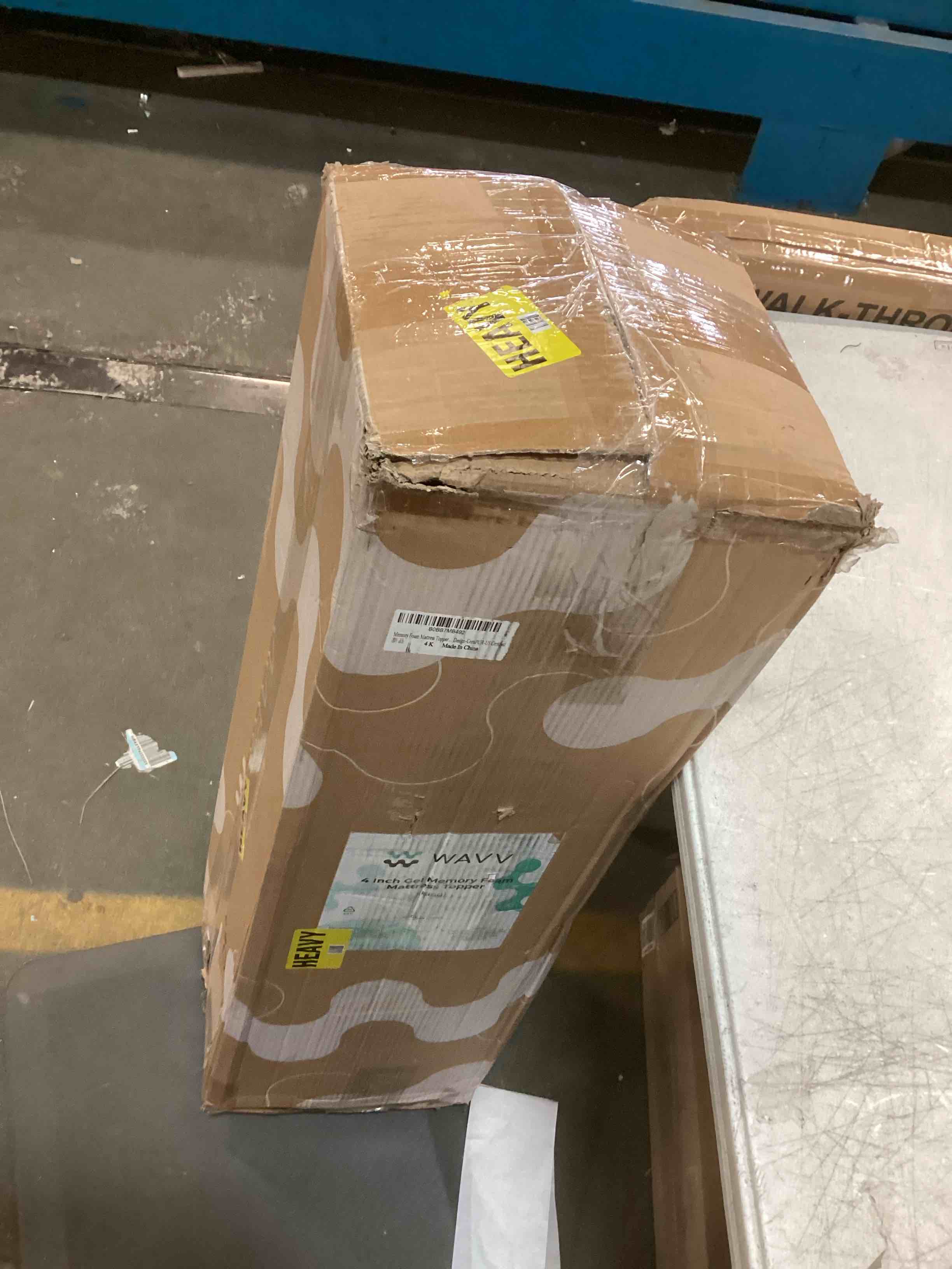 https://s3.amazonaws.com/lotting-images-prod/bidfta/RED5788515_1706812273937.jpeg