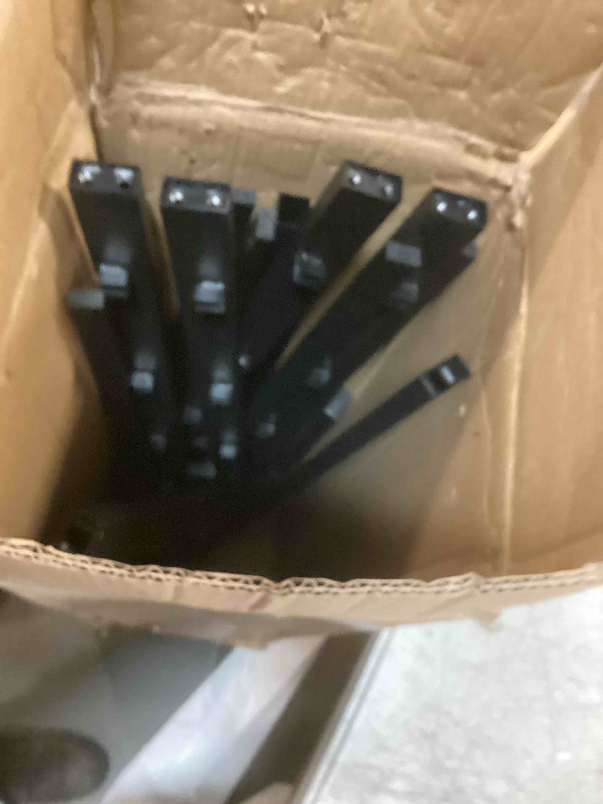 https://s3.amazonaws.com/lotting-images-prod/bidfta/RED5788515_1706812286870.jpeg