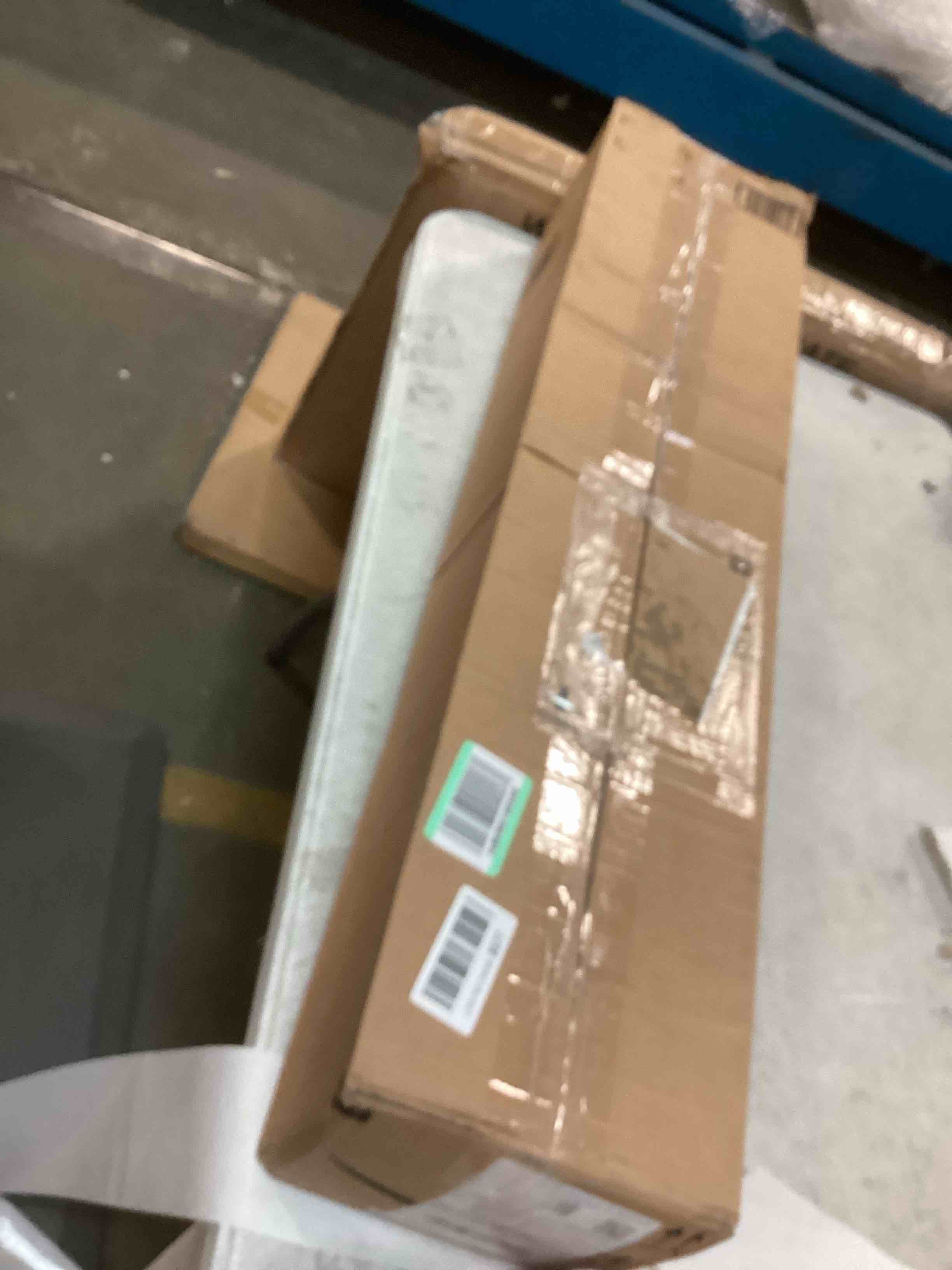 https://s3.amazonaws.com/lotting-images-prod/bidfta/RED5788520_1706813048466.jpeg
