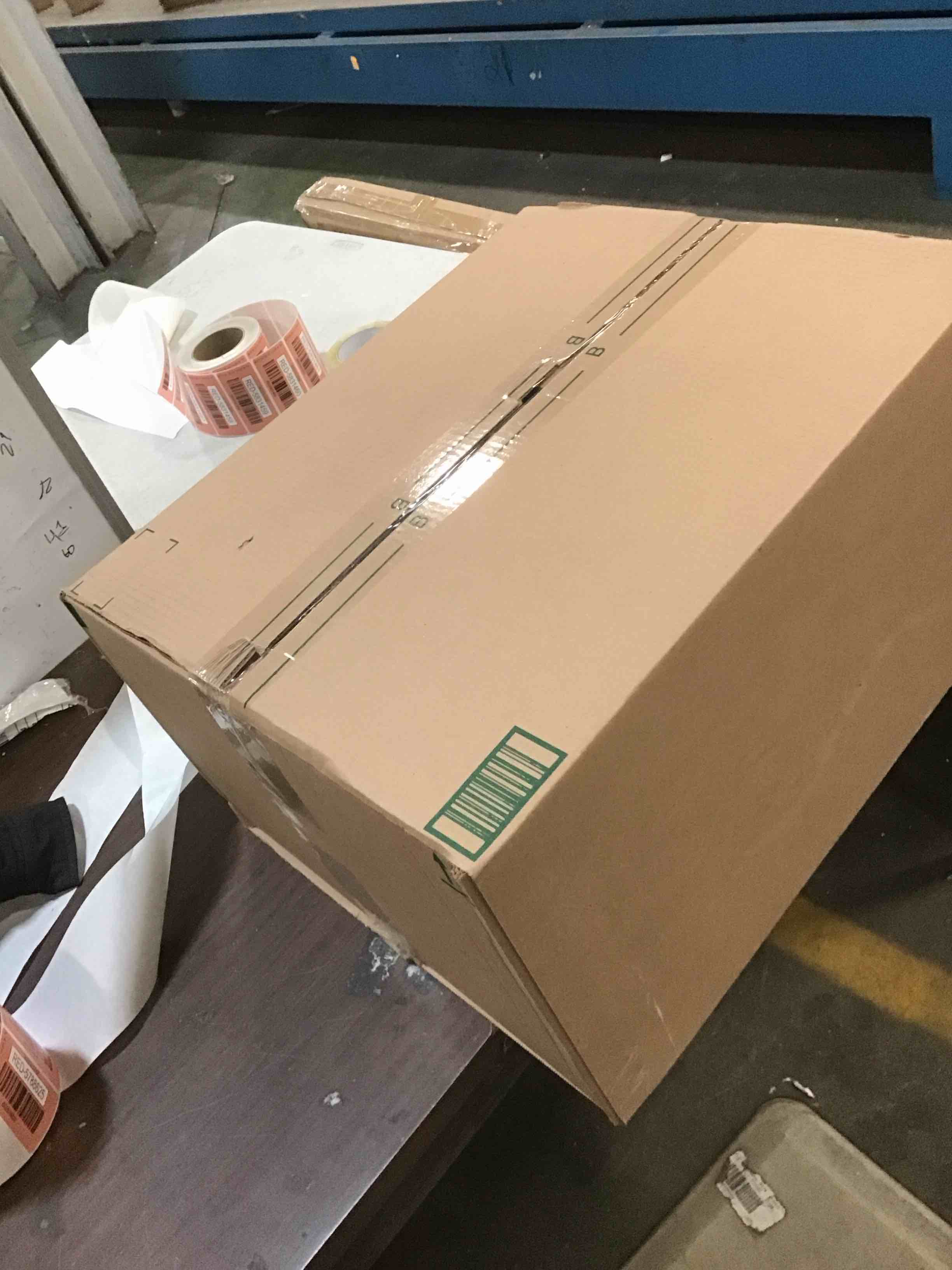 https://s3.amazonaws.com/lotting-images-prod/bidfta/RED5788625_1706878291497.jpeg