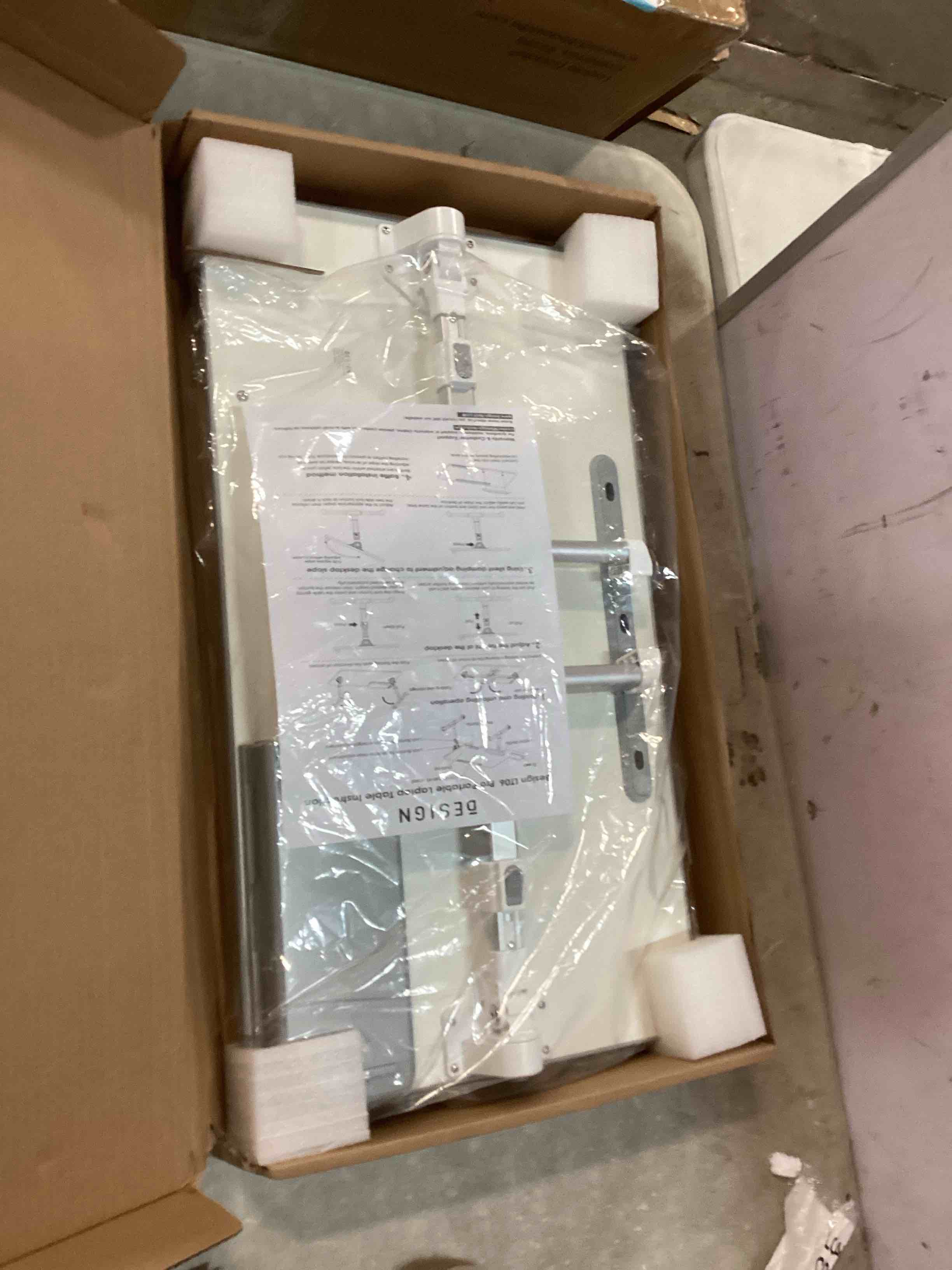 https://s3.amazonaws.com/lotting-images-prod/bidfta/RED5788897_1706971850985.jpeg