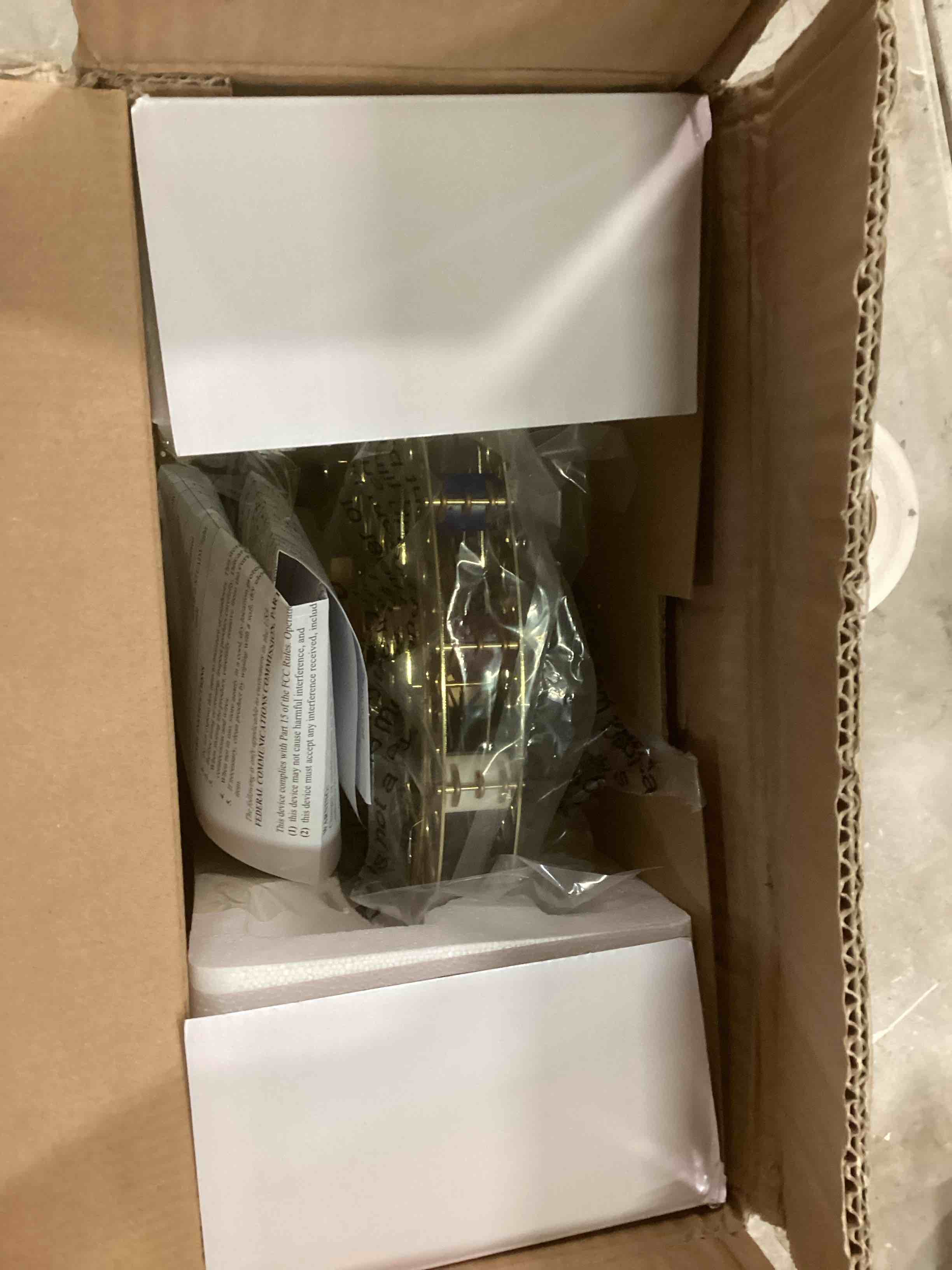 https://s3.amazonaws.com/lotting-images-prod/bidfta/RED5789000_1706530430730.jpeg