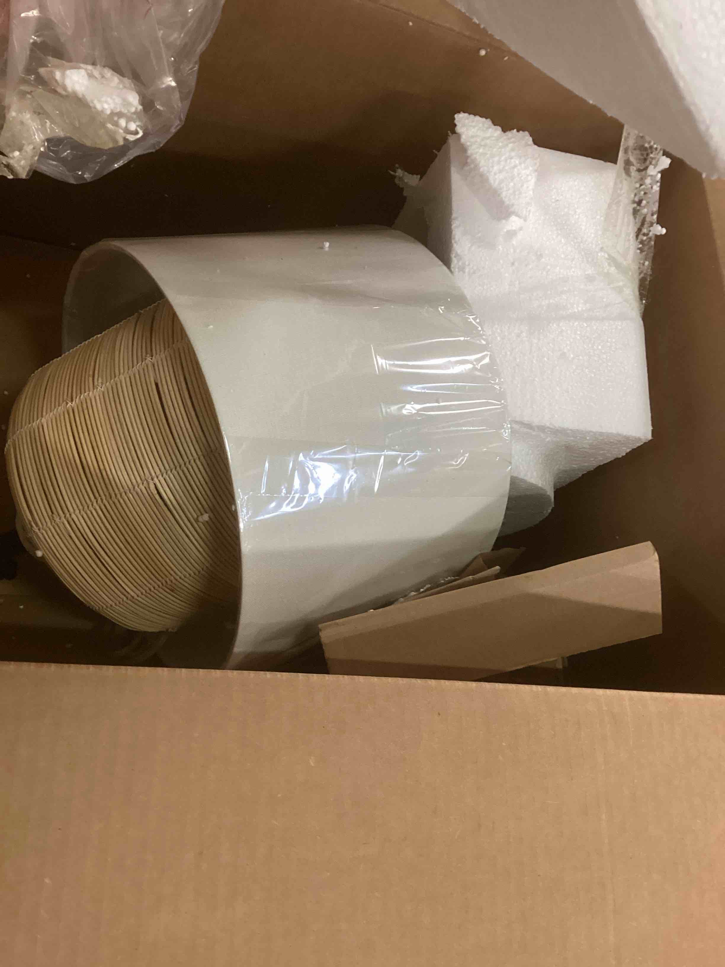 https://s3.amazonaws.com/lotting-images-prod/bidfta/RED5789127_1706554413026.jpeg