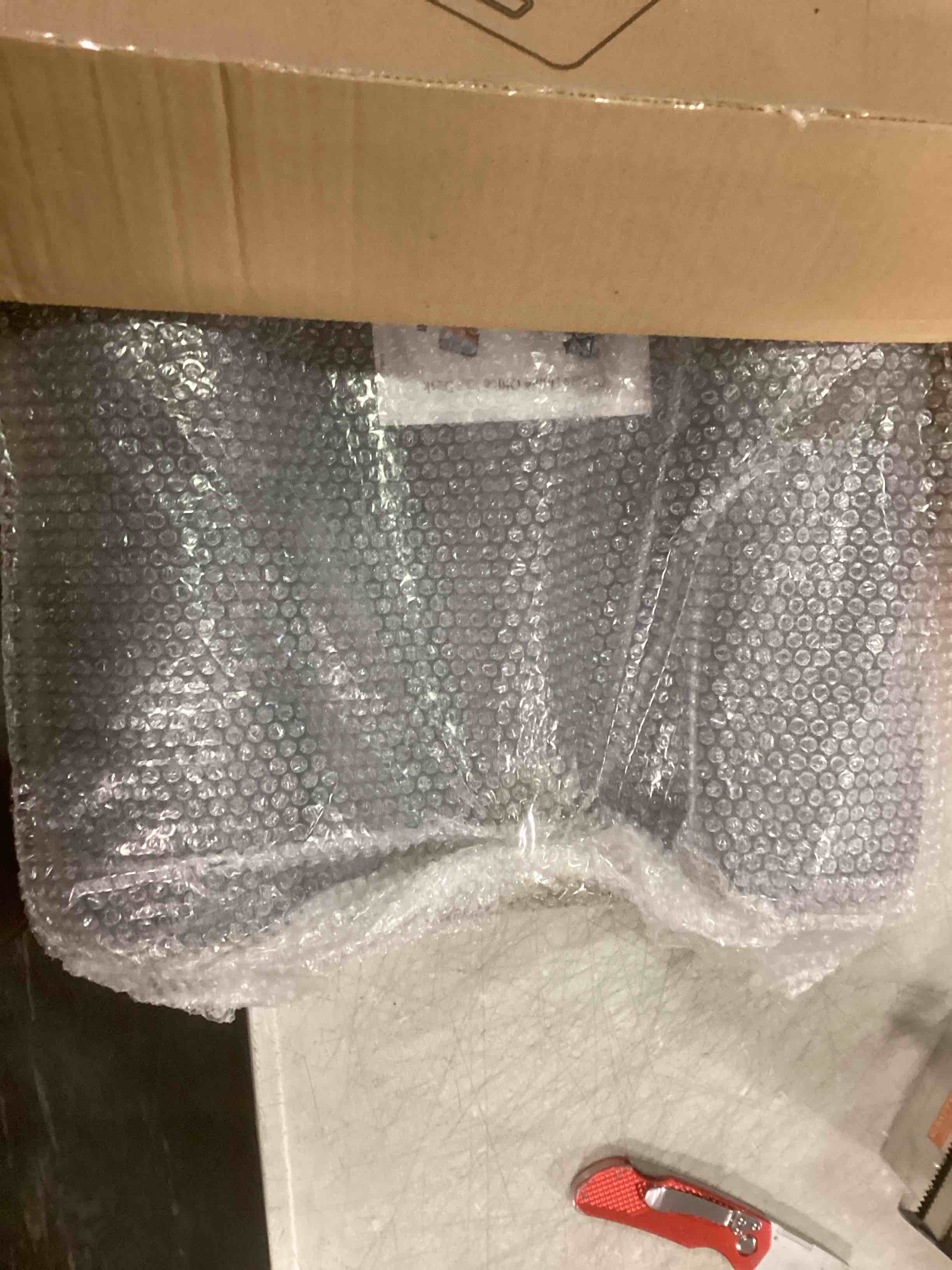 https://s3.amazonaws.com/lotting-images-prod/bidfta/RED5789197_1706616678797.jpeg