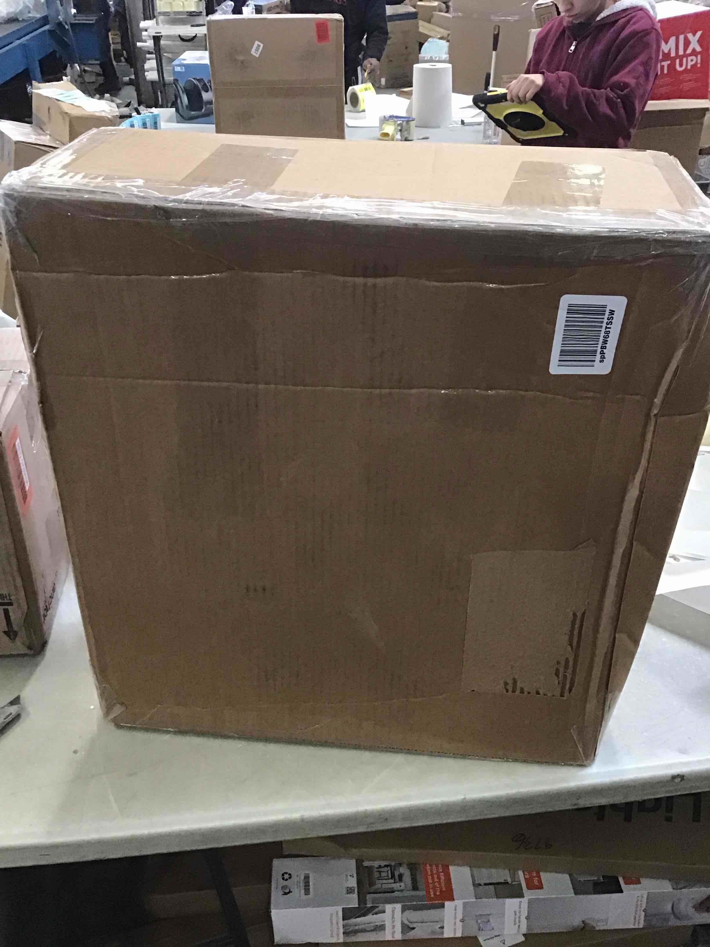 https://s3.amazonaws.com/lotting-images-prod/bidfta/RED5789906_1706807244548.jpeg