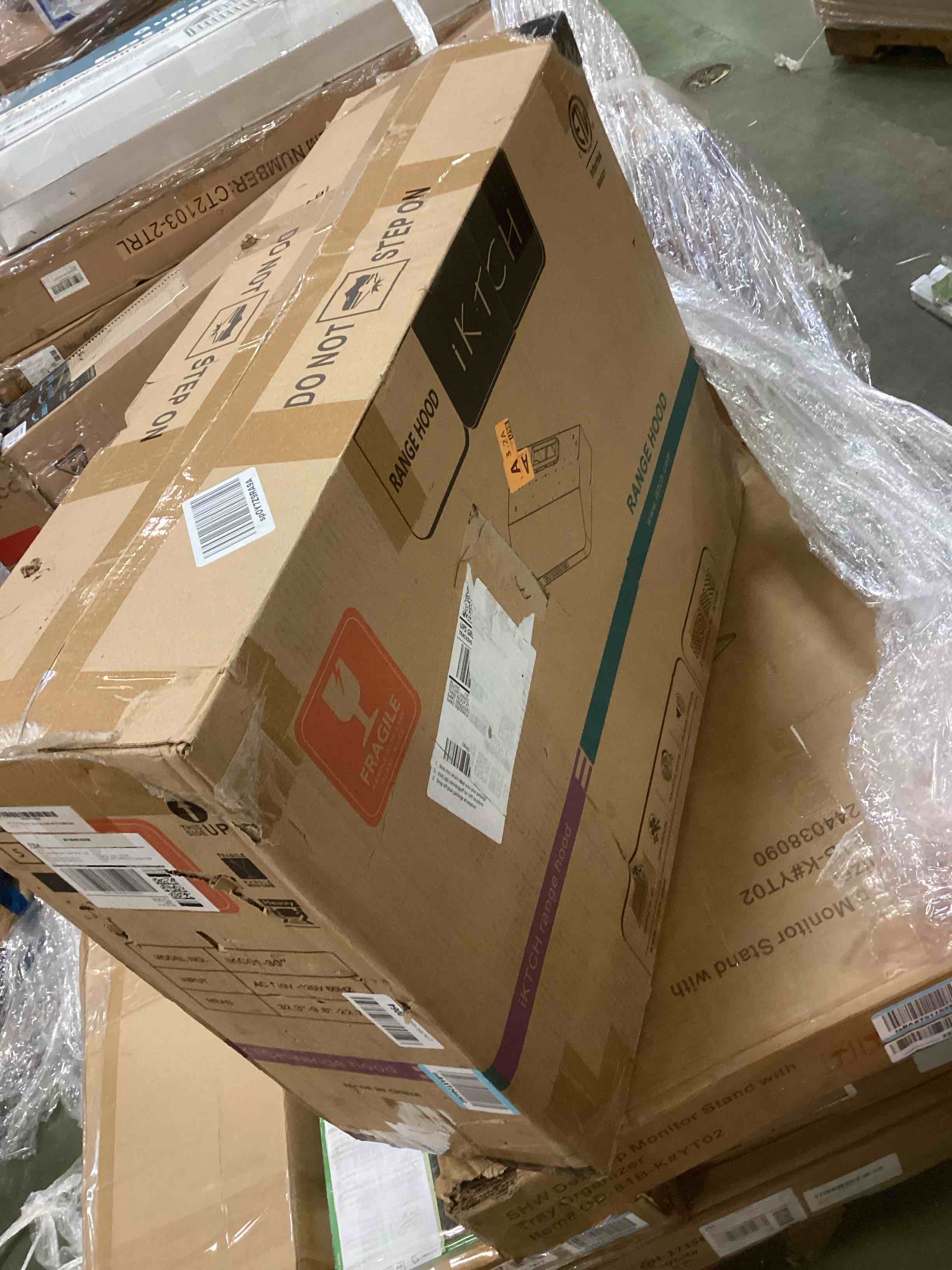 https://s3.amazonaws.com/lotting-images-prod/bidfta/RED5790107_1706889333148.jpeg