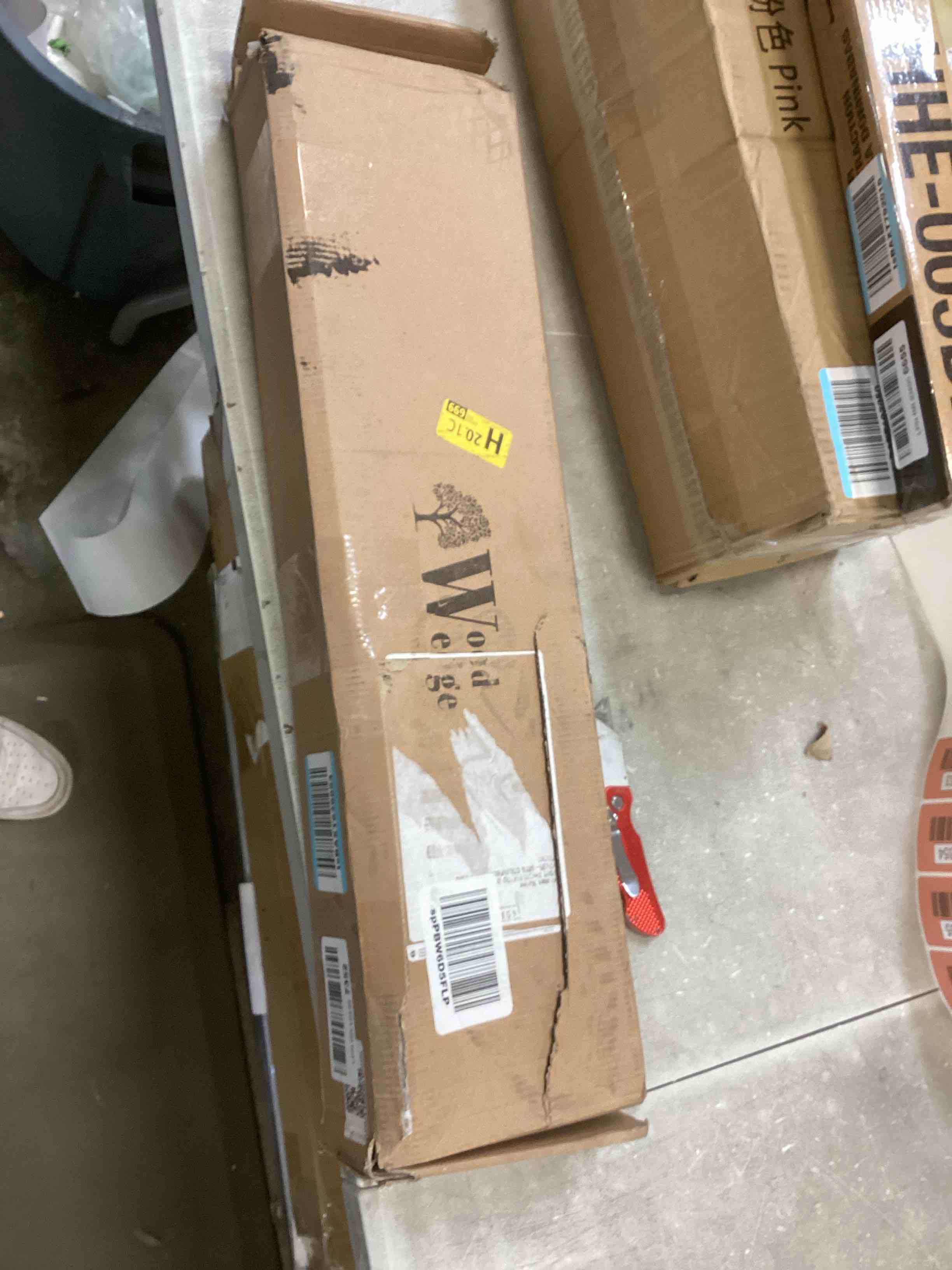 https://s3.amazonaws.com/lotting-images-prod/bidfta/RED5790353_1706977780176.jpeg