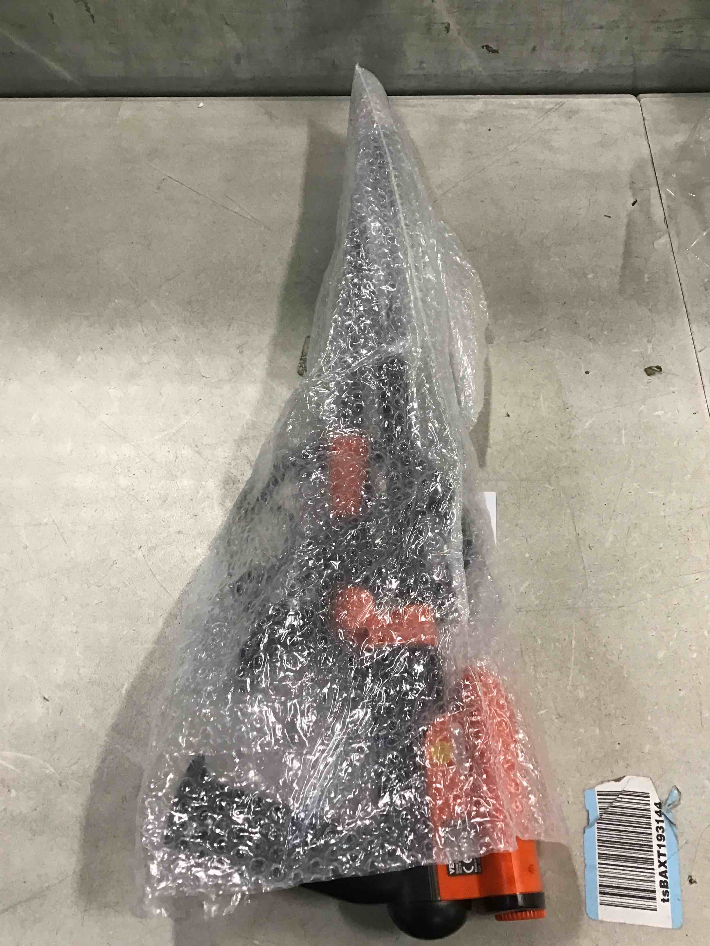 https://s3.amazonaws.com/lotting-images-prod/bidfta/RED5791080_1706617614139.jpeg