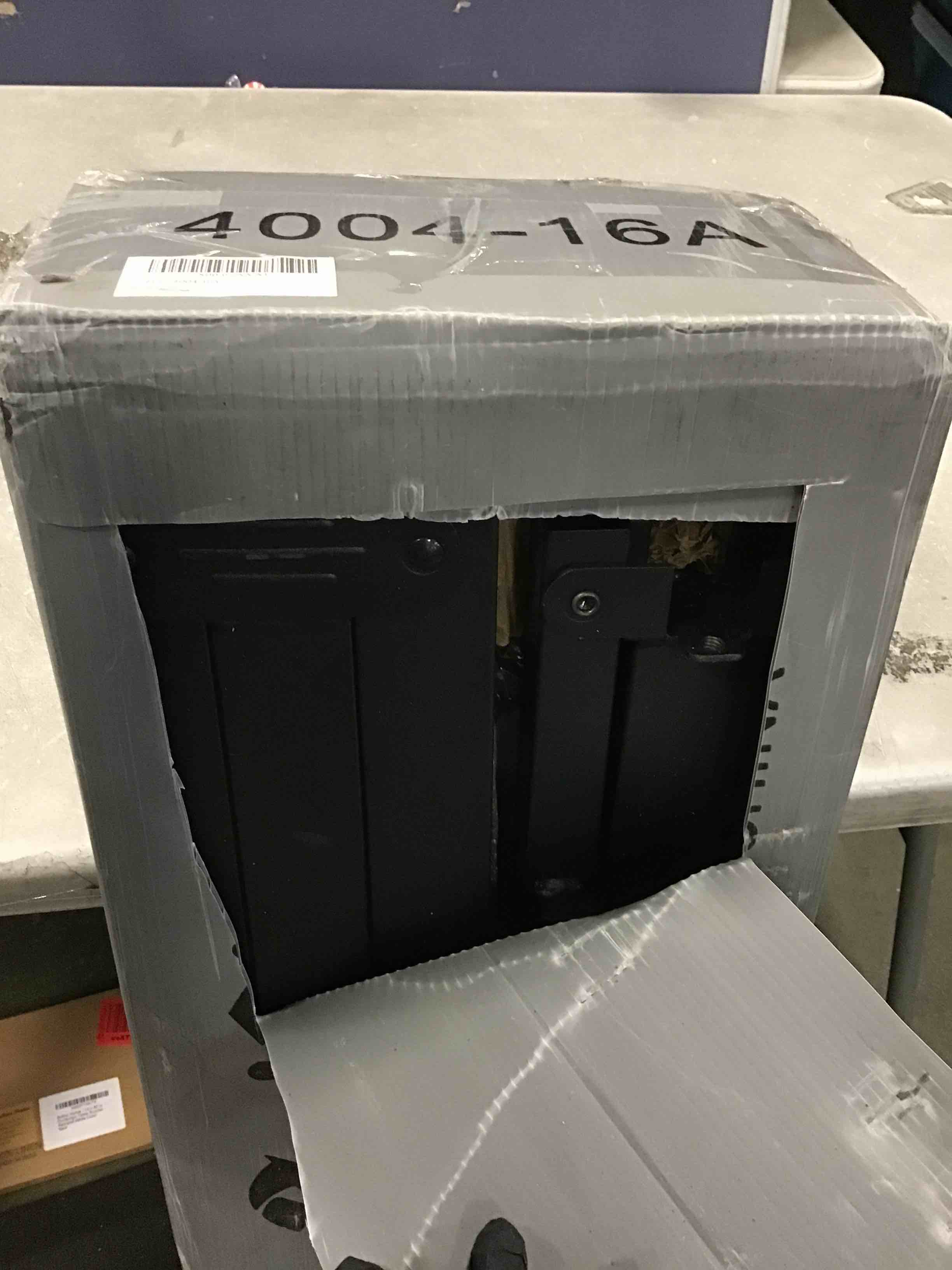 https://s3.amazonaws.com/lotting-images-prod/bidfta/RED5791561_1706720320370.jpeg