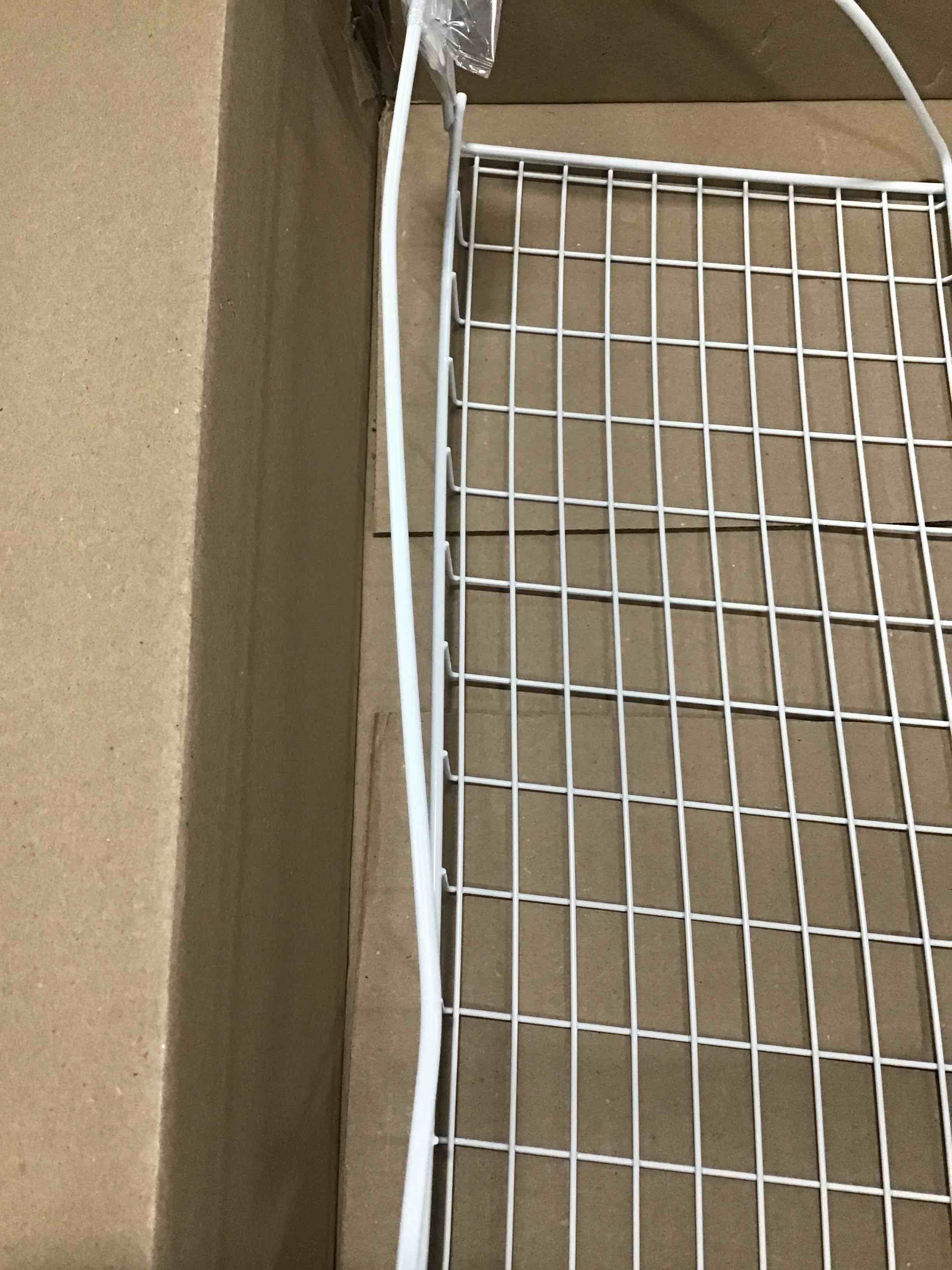 https://s3.amazonaws.com/lotting-images-prod/bidfta/RED5791660_1706793051414.jpeg