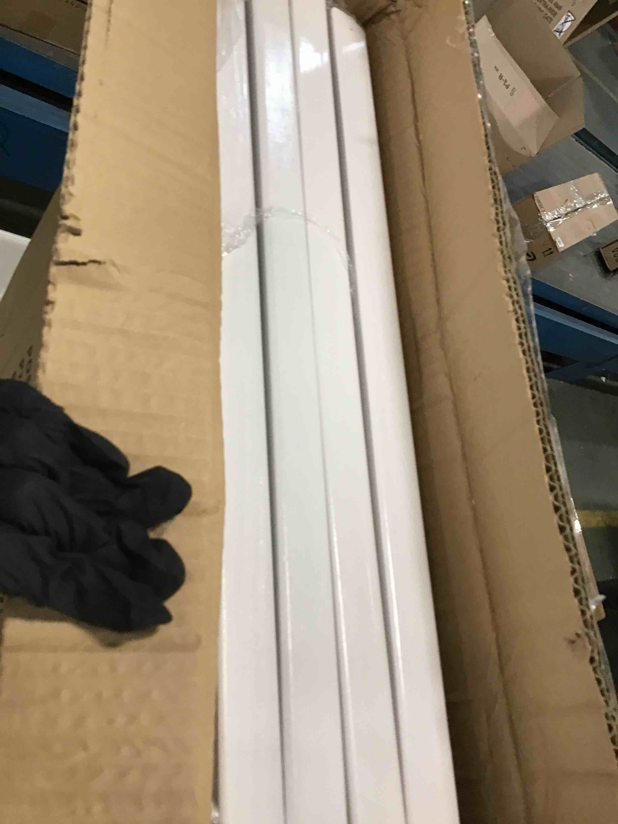 https://s3.amazonaws.com/lotting-images-prod/bidfta/RED5791812_1706816924094.jpeg
