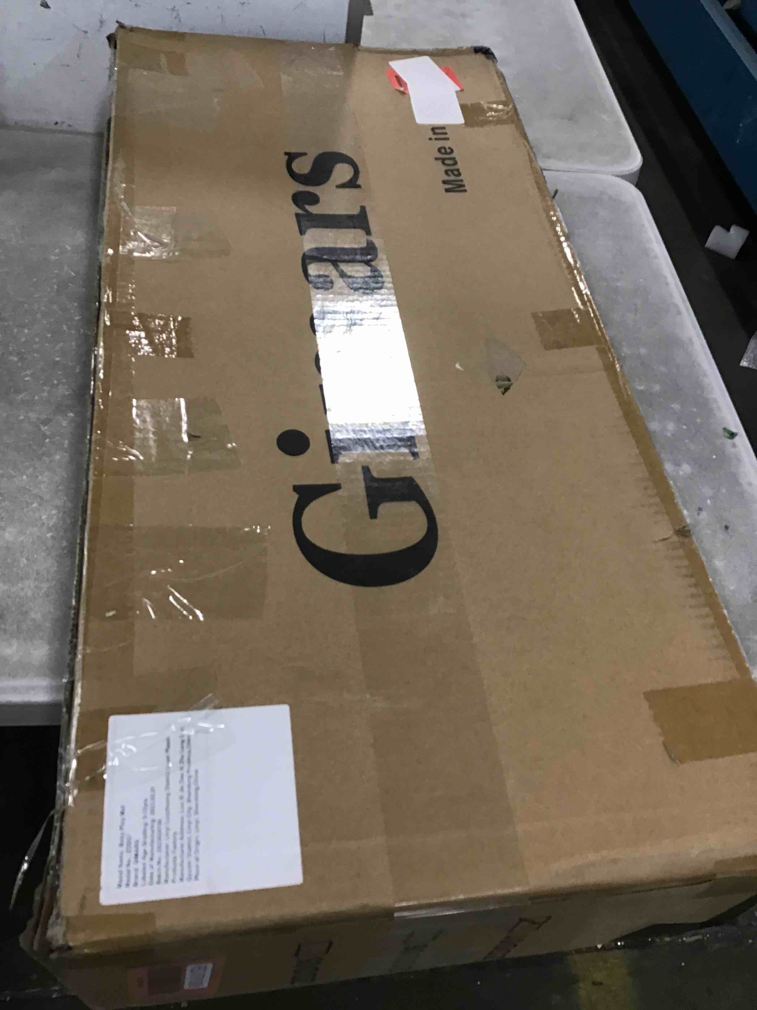 https://s3.amazonaws.com/lotting-images-prod/bidfta/RED5791908_1706882500944.jpeg