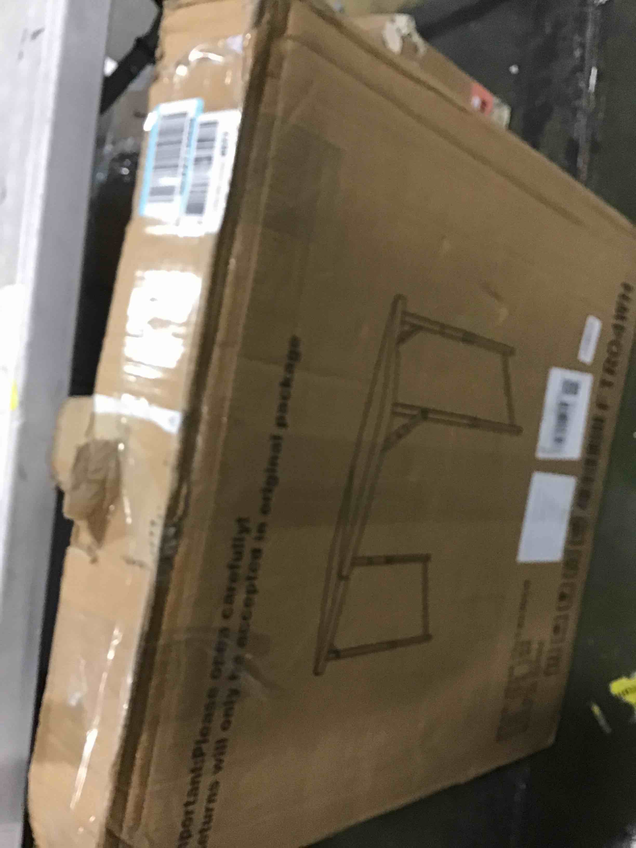 https://s3.amazonaws.com/lotting-images-prod/bidfta/RED5791930_1706884982975.jpeg