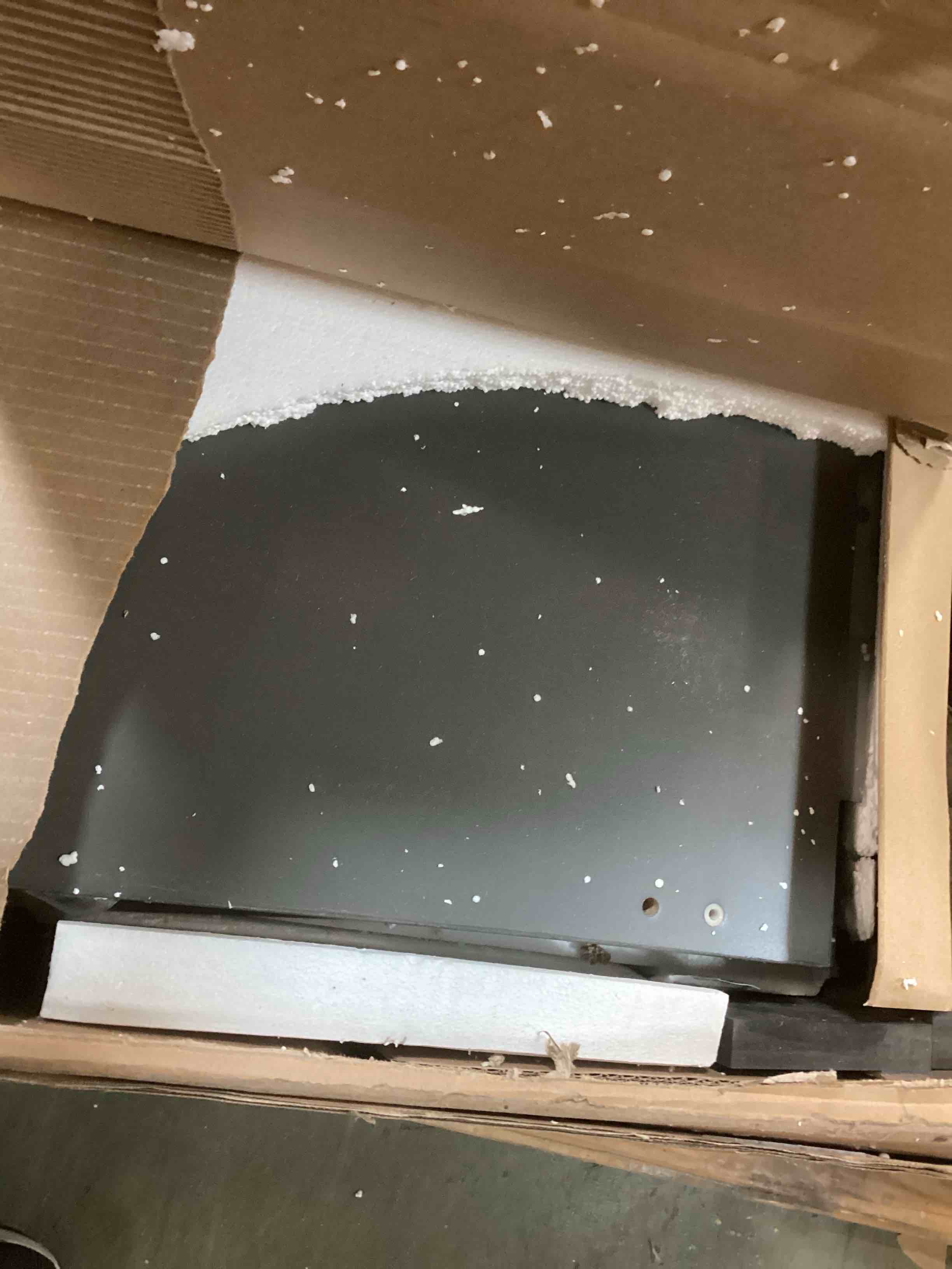 https://s3.amazonaws.com/lotting-images-prod/bidfta/RED5792069_1704286068566.jpeg