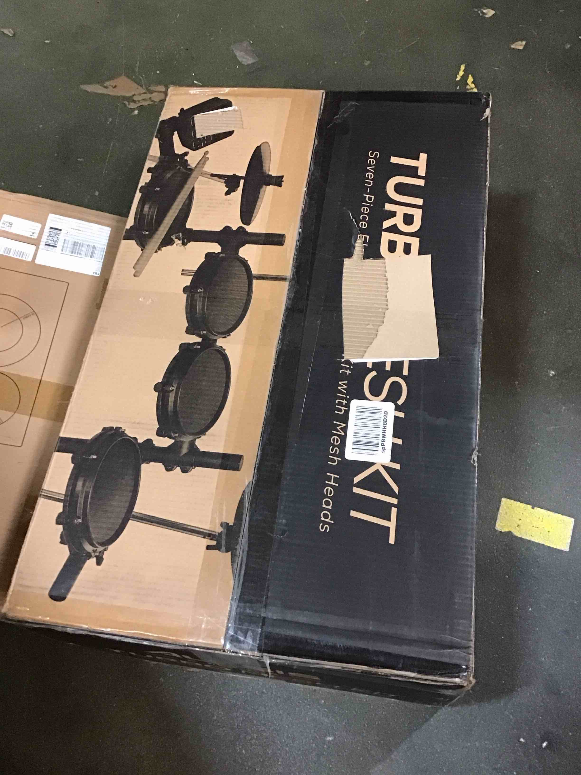 https://s3.amazonaws.com/lotting-images-prod/bidfta/RED5792309_1704372834423.jpeg