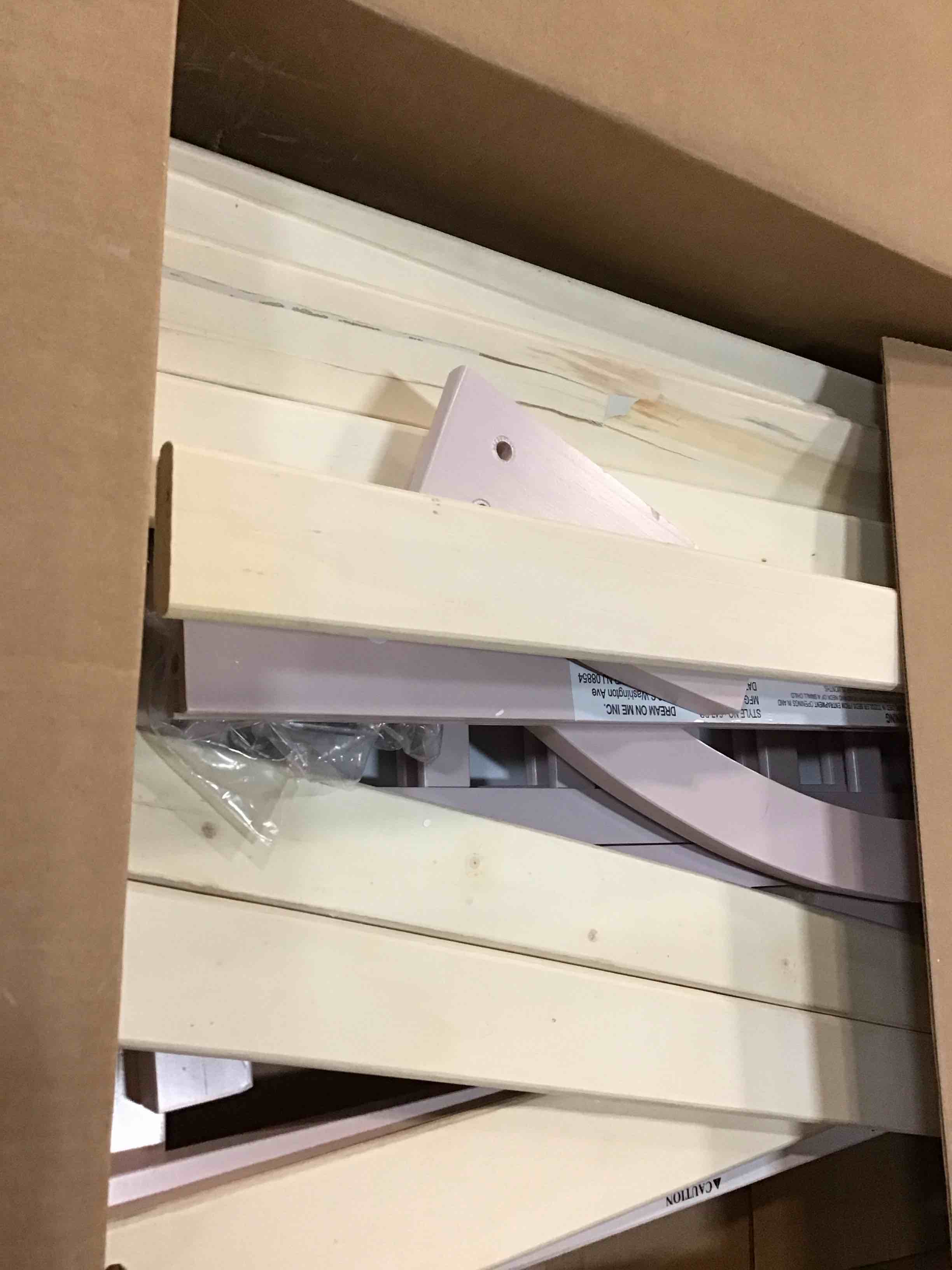 https://s3.amazonaws.com/lotting-images-prod/bidfta/RED5792358_1704378144800.jpeg