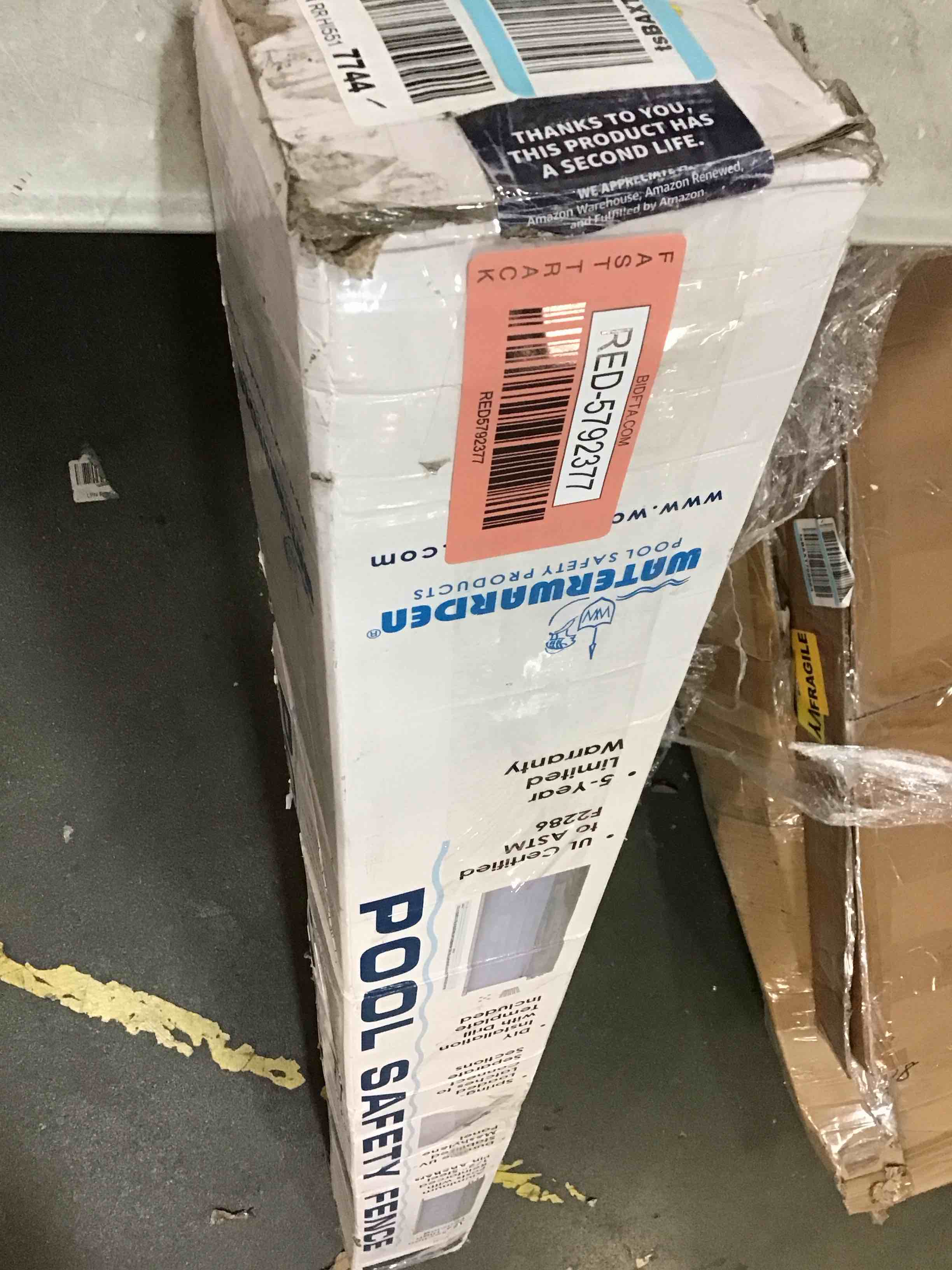 https://s3.amazonaws.com/lotting-images-prod/bidfta/RED5792377_1704382714298.jpeg