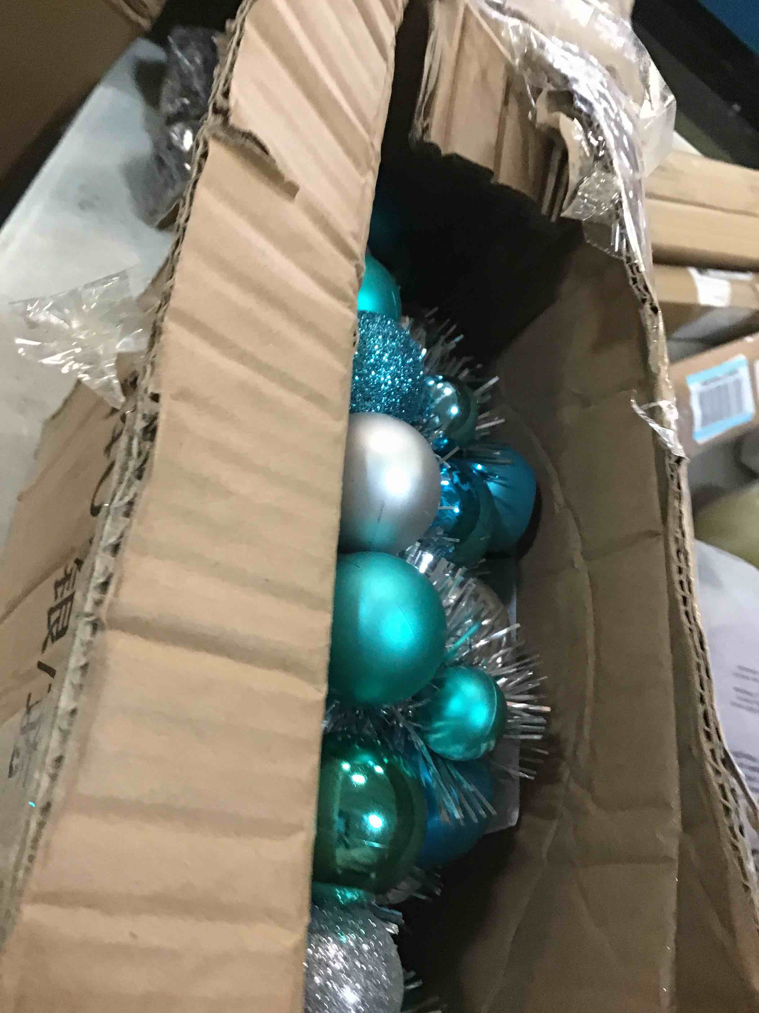 https://s3.amazonaws.com/lotting-images-prod/bidfta/RED5792462_1704394711887.jpeg