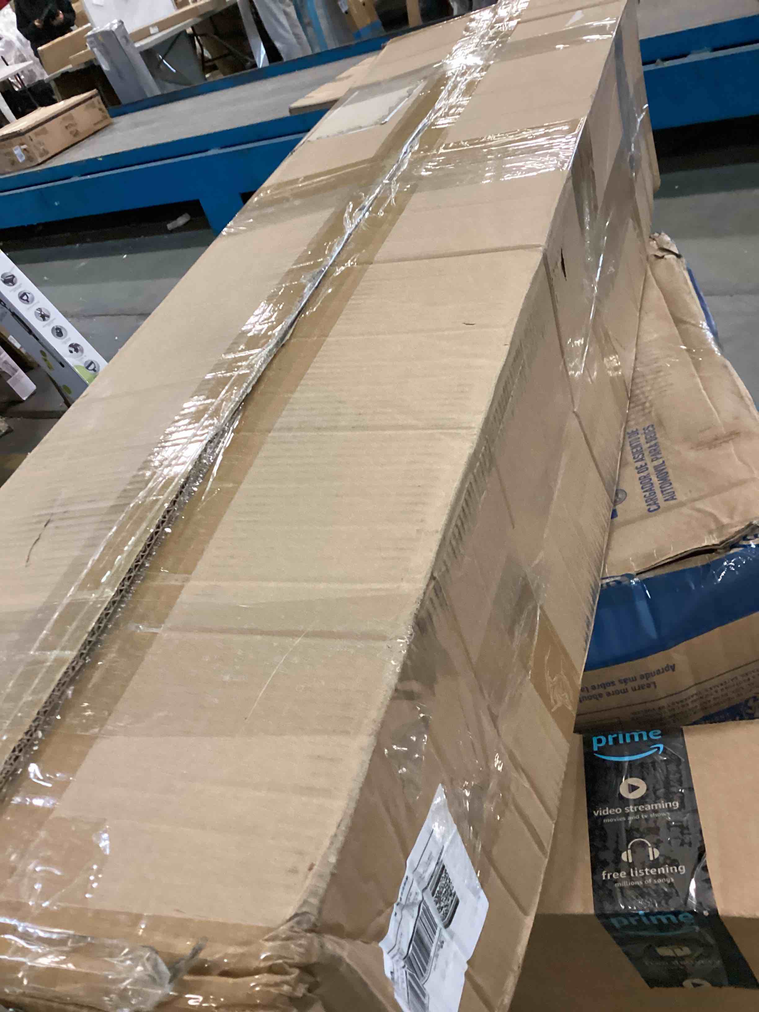 https://s3.amazonaws.com/lotting-images-prod/bidfta/RED5792570_1704465207625.jpeg
