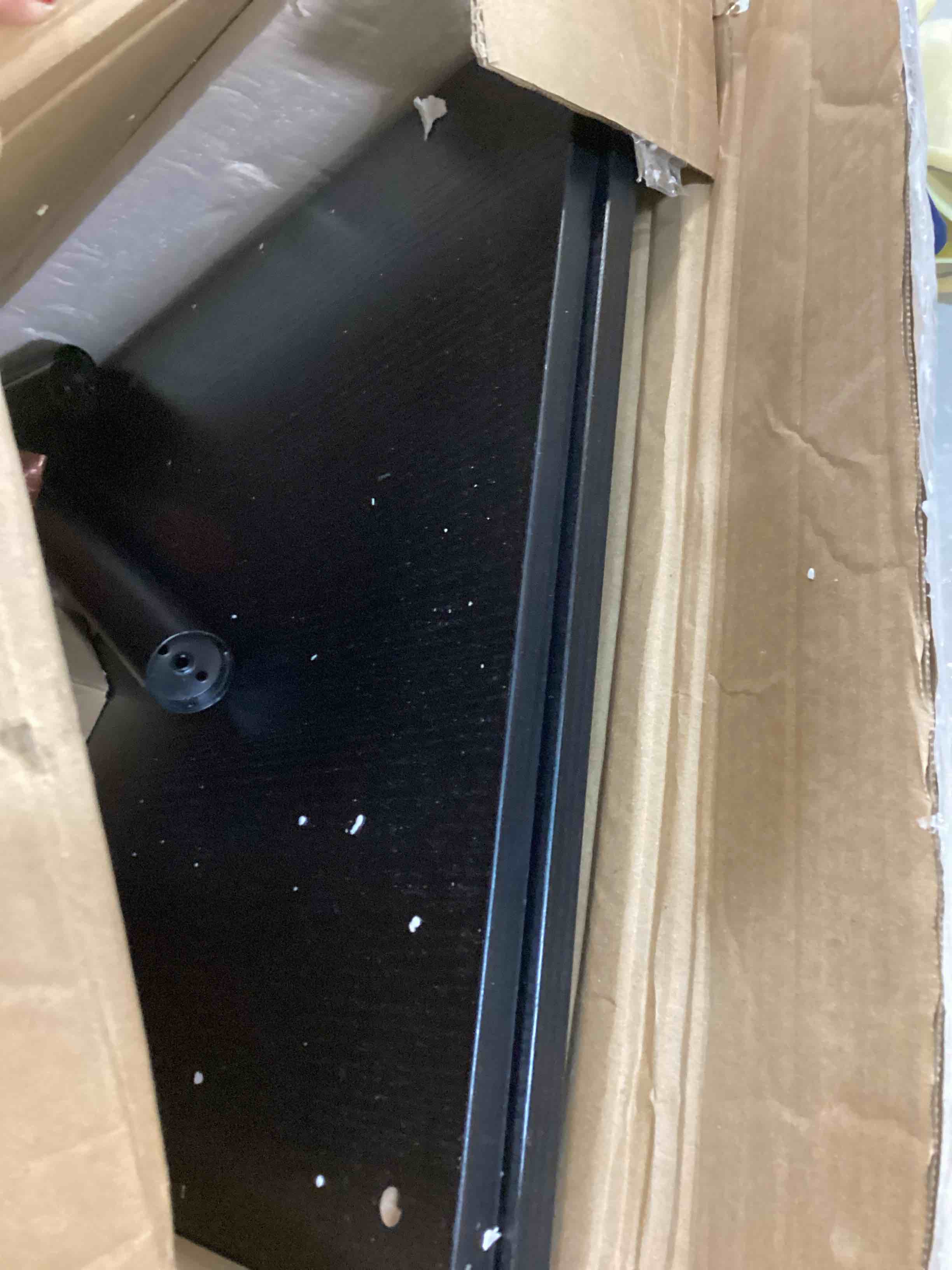 https://s3.amazonaws.com/lotting-images-prod/bidfta/RED5792583_1704466343345.jpeg
