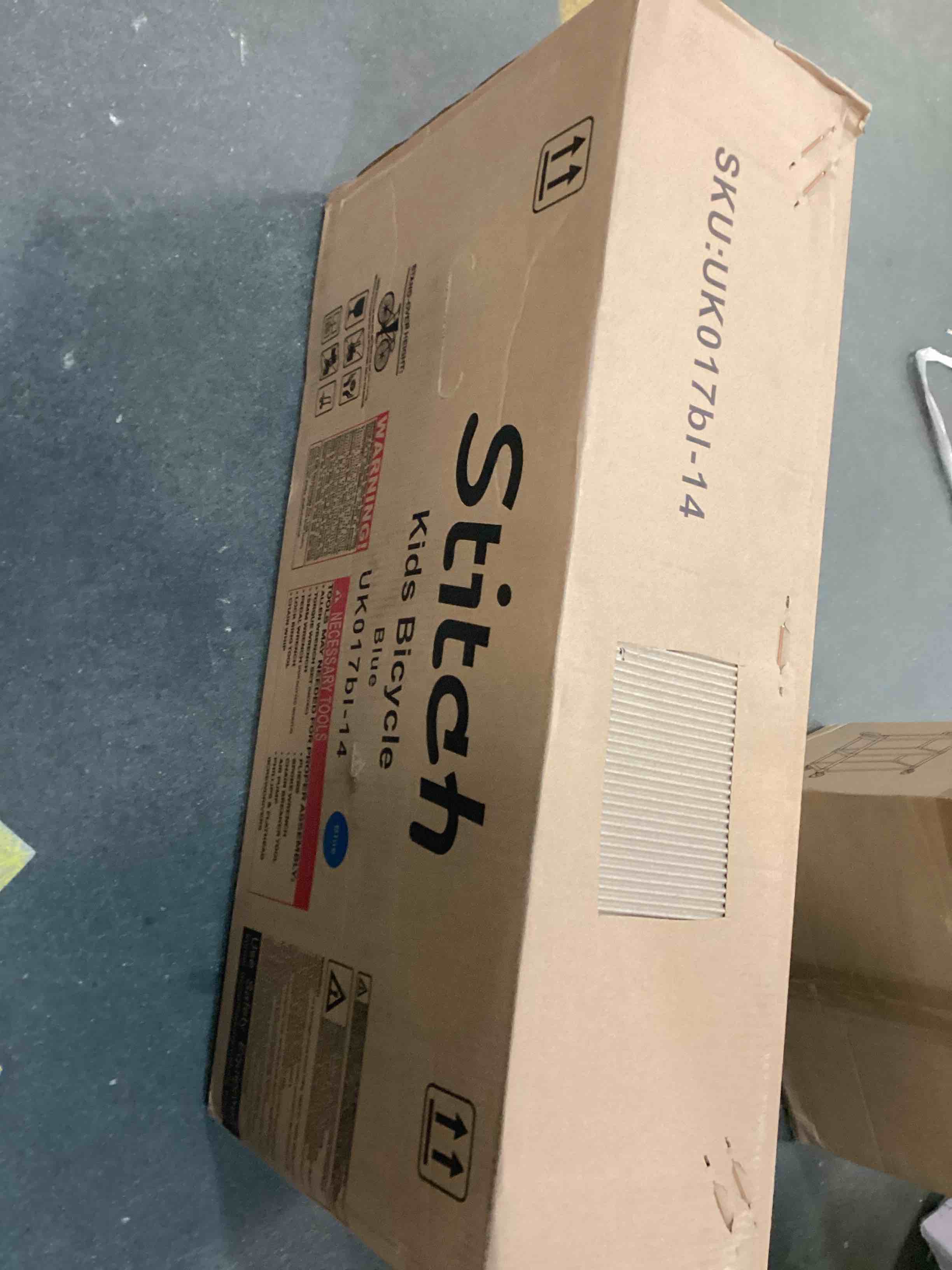 https://s3.amazonaws.com/lotting-images-prod/bidfta/RED5792645_1704475763137.jpeg