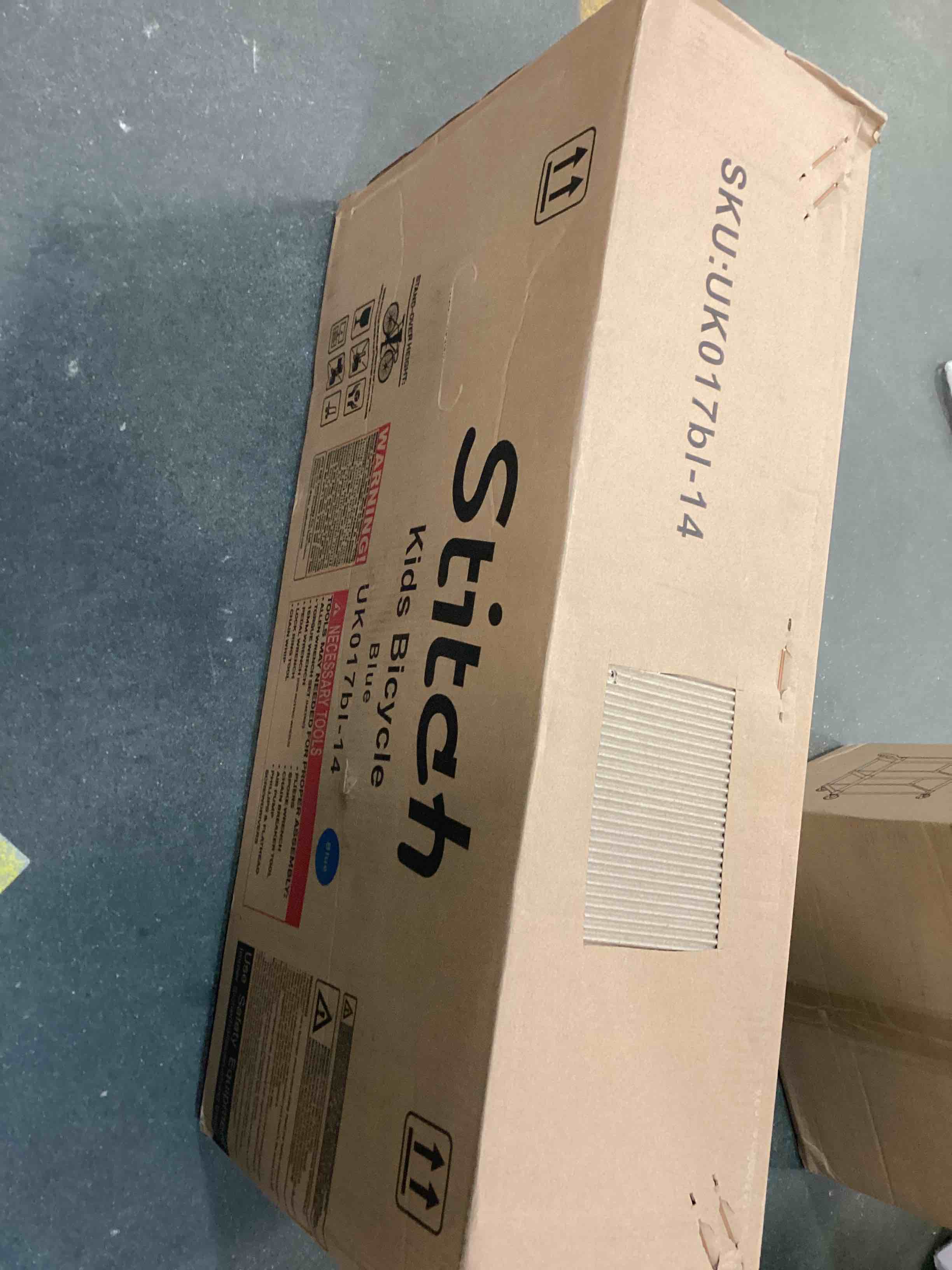 https://s3.amazonaws.com/lotting-images-prod/bidfta/RED5792645_1704475764547.jpeg