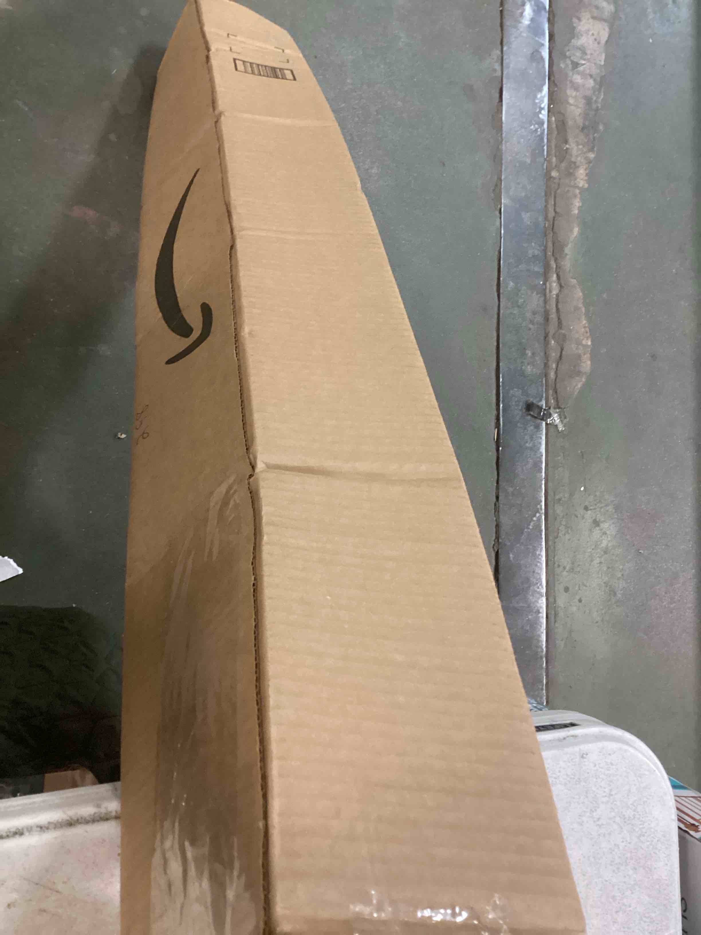 https://s3.amazonaws.com/lotting-images-prod/bidfta/RED5792747_1704544570859.jpeg