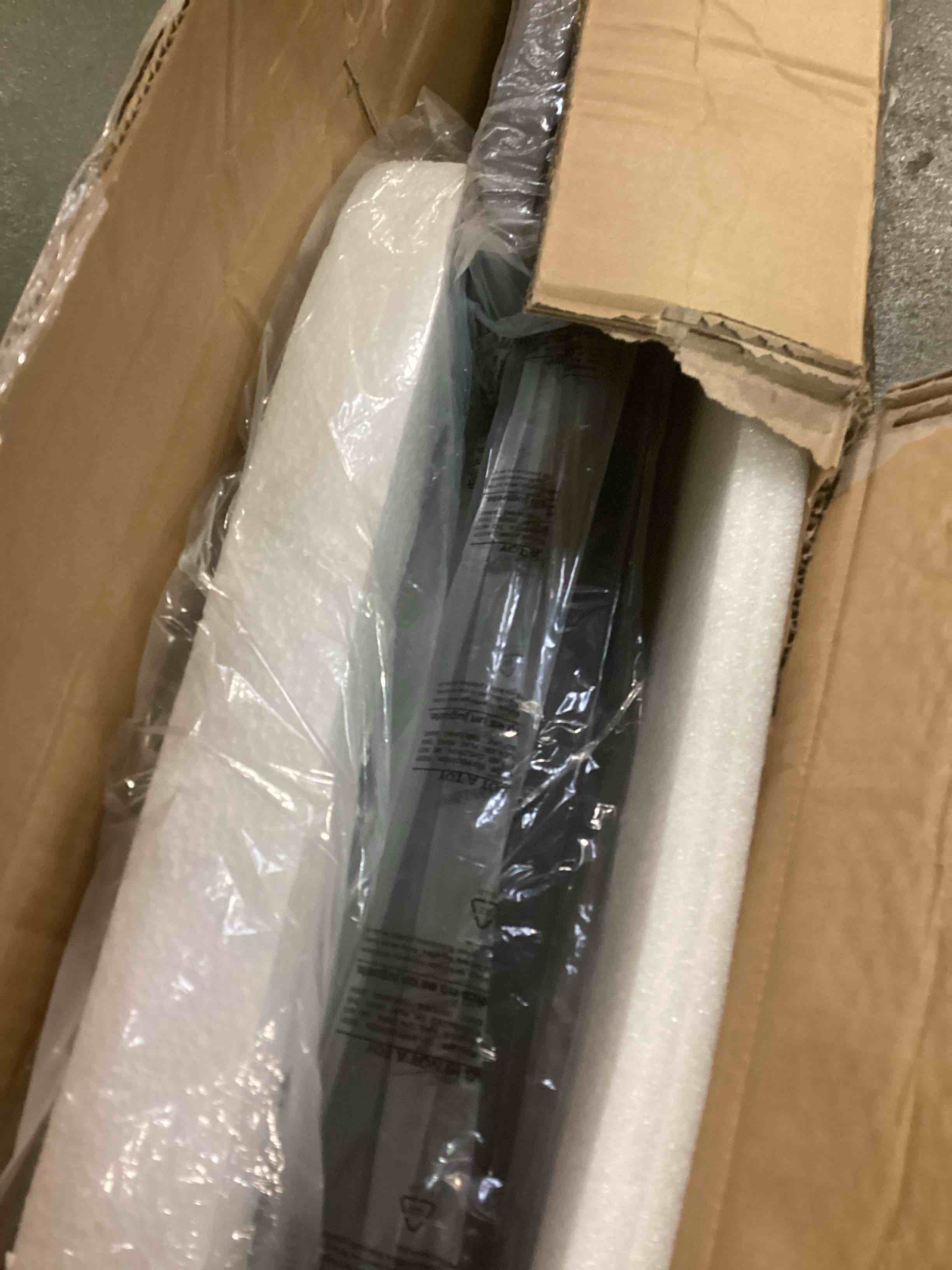https://s3.amazonaws.com/lotting-images-prod/bidfta/RED5792829_1704554912460.jpeg