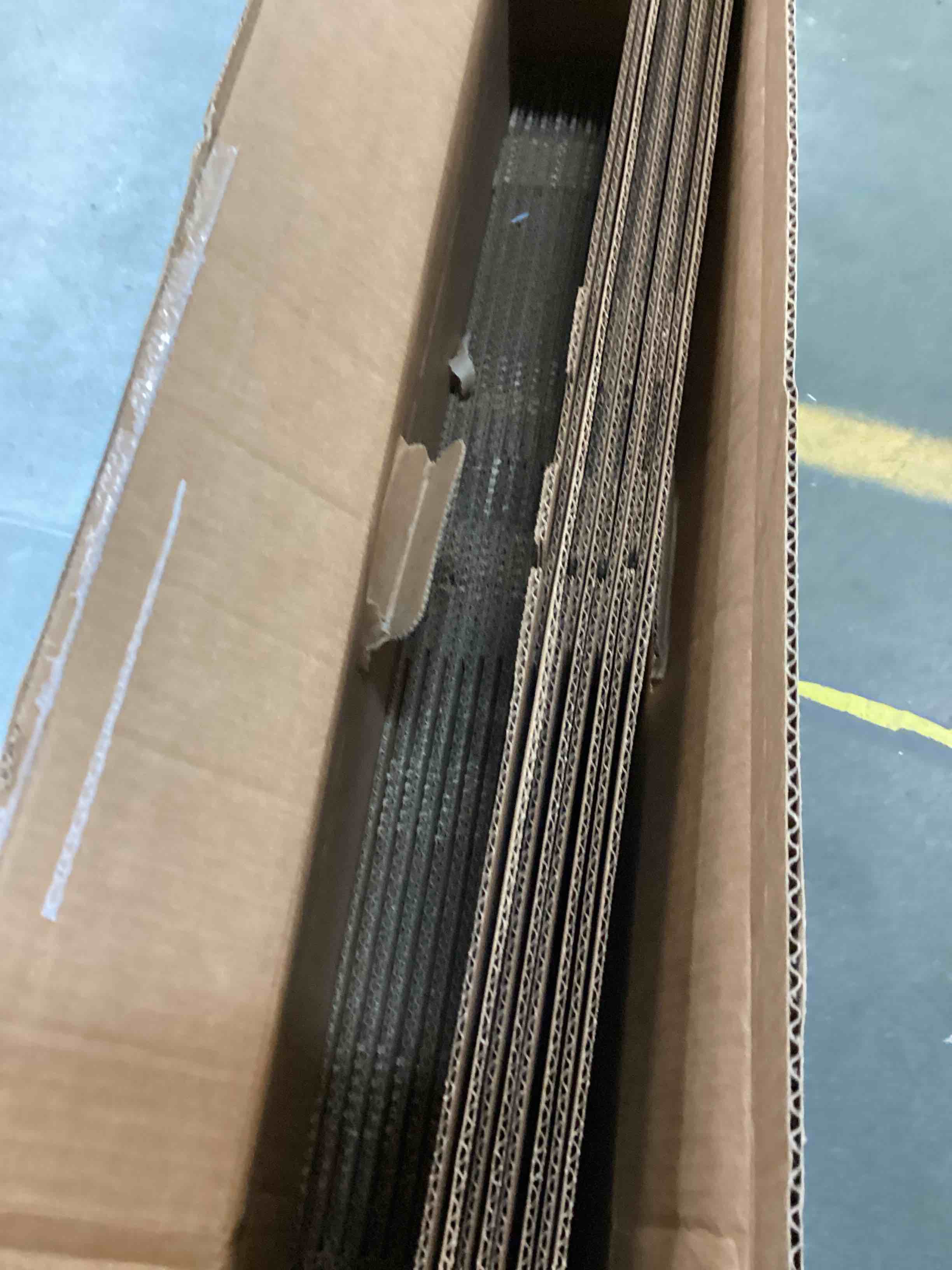 https://s3.amazonaws.com/lotting-images-prod/bidfta/RED5793060_1704741367576.jpeg