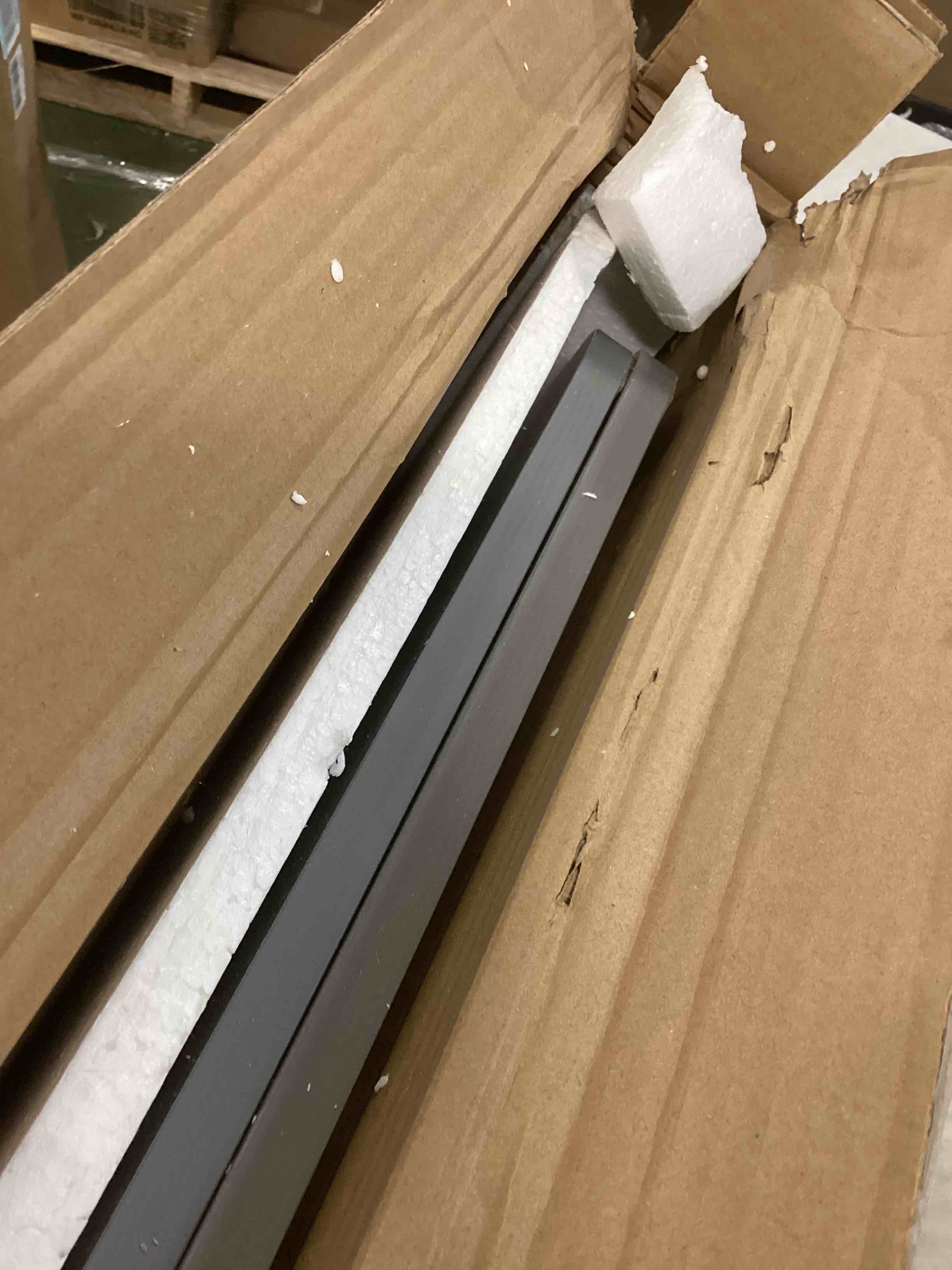 https://s3.amazonaws.com/lotting-images-prod/bidfta/RED5793372_1704918905955.jpeg