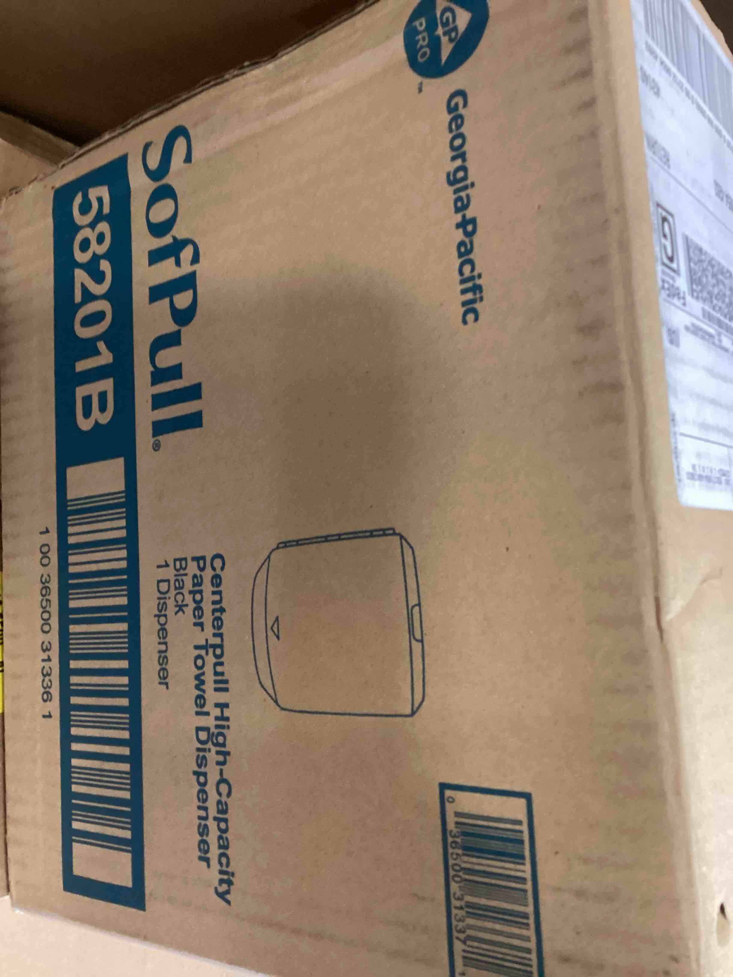 https://s3.amazonaws.com/lotting-images-prod/bidfta/RED5794712_1710776344302.jpeg