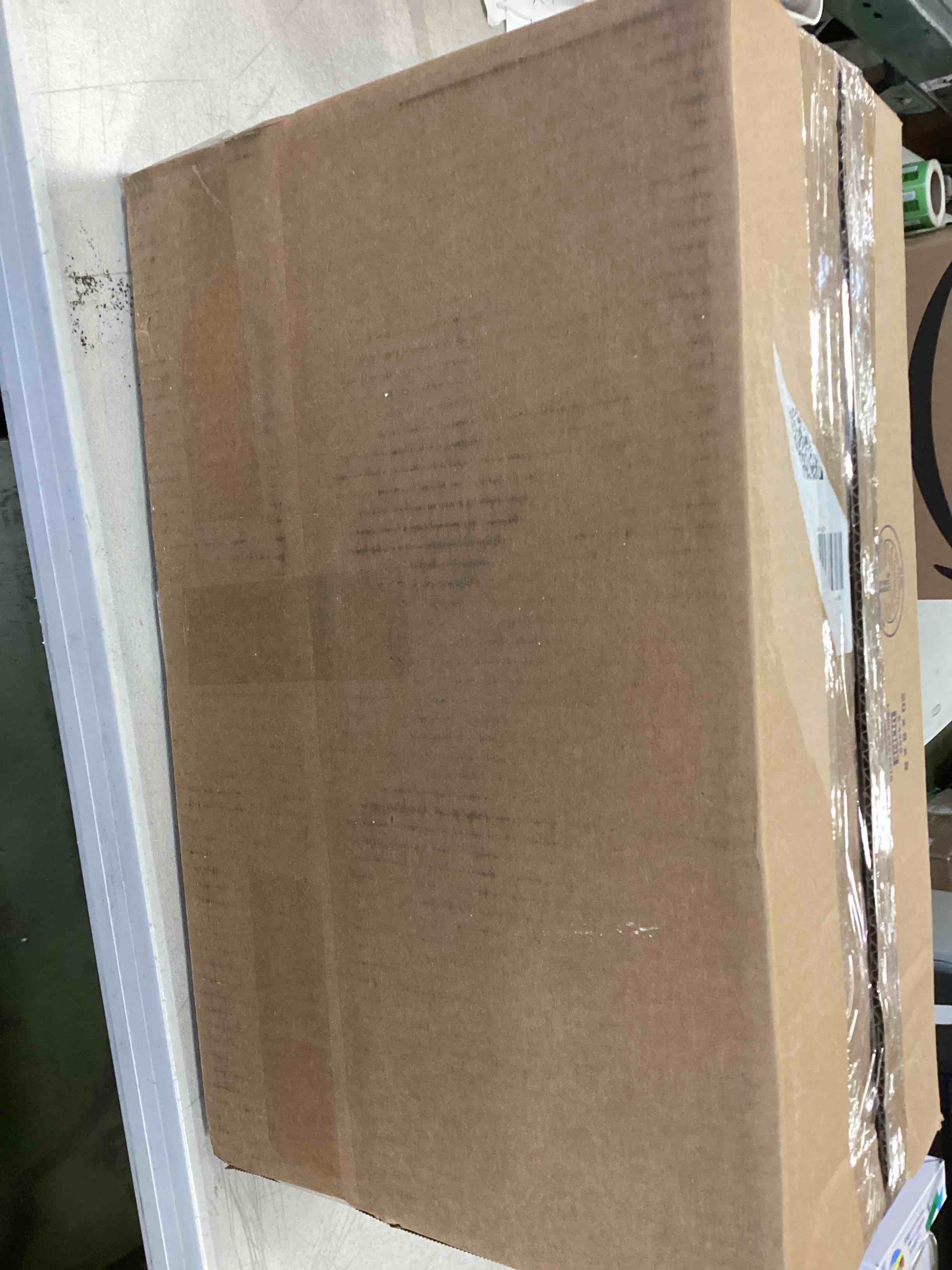 https://s3.amazonaws.com/lotting-images-prod/bidfta/RED5794726_1710779747172.jpeg
