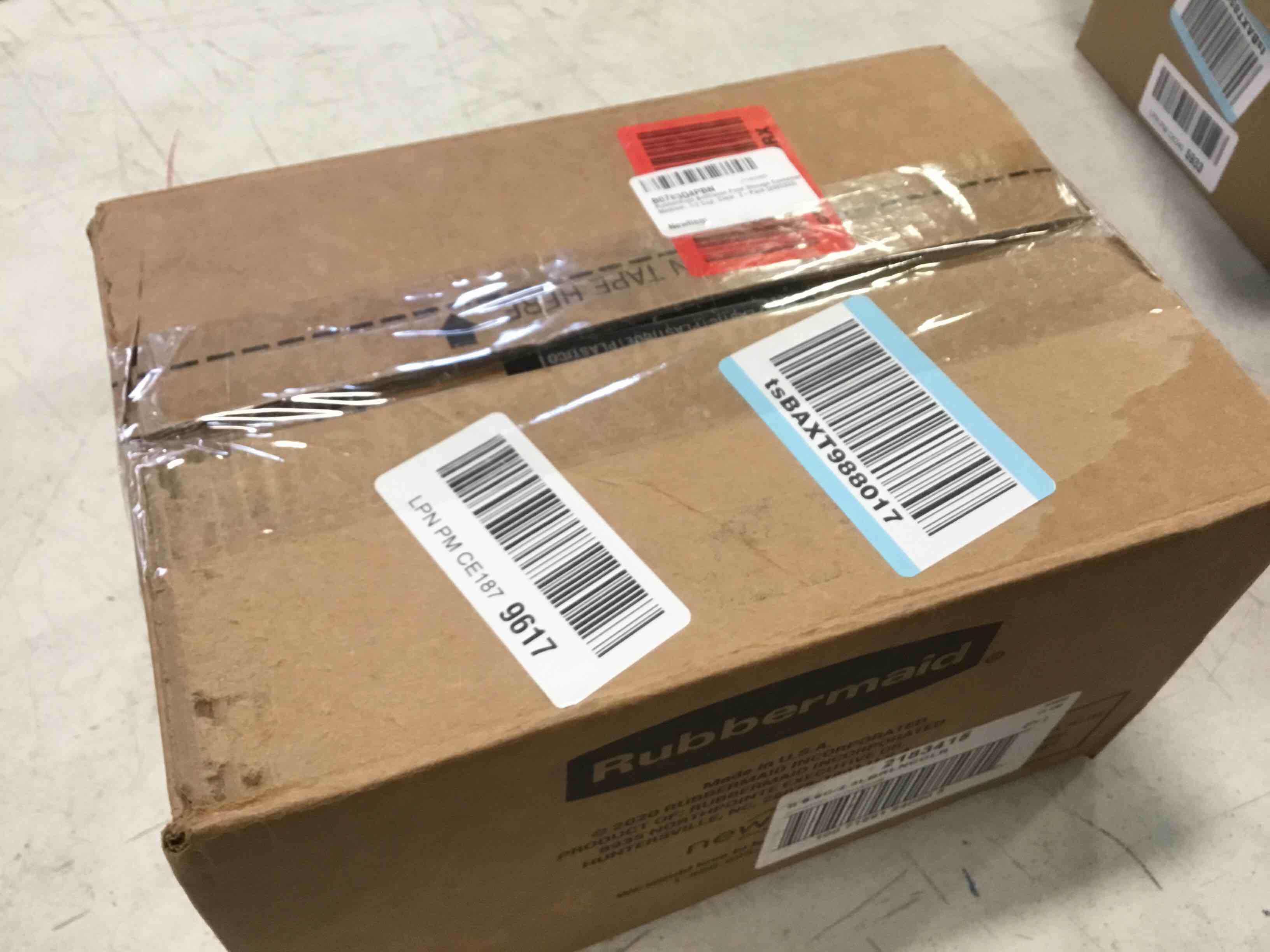 https://s3.amazonaws.com/lotting-images-prod/bidfta/RED5797467_1704377712246.jpeg
