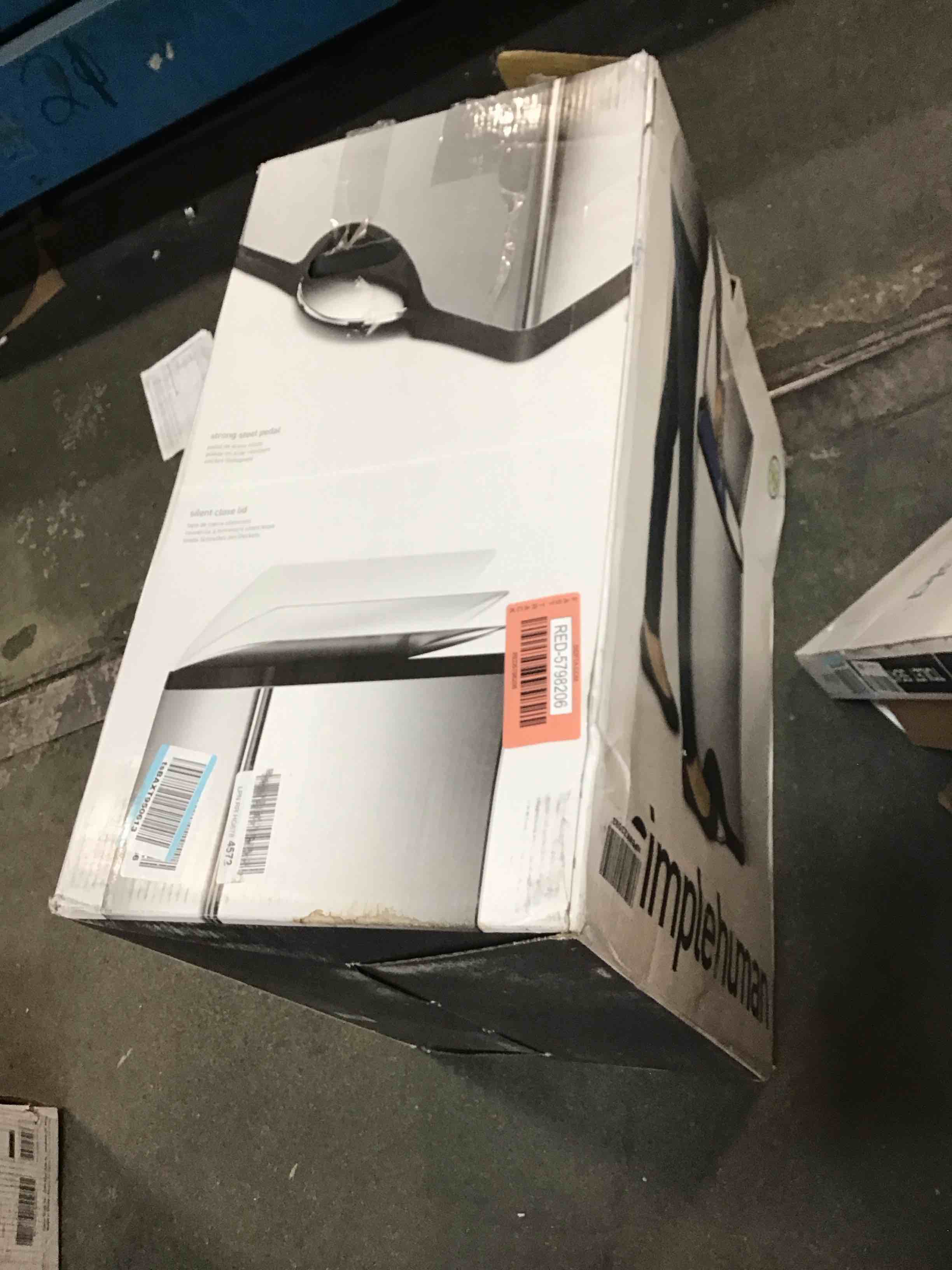 https://s3.amazonaws.com/lotting-images-prod/bidfta/RED5798206_1703954414475.jpeg