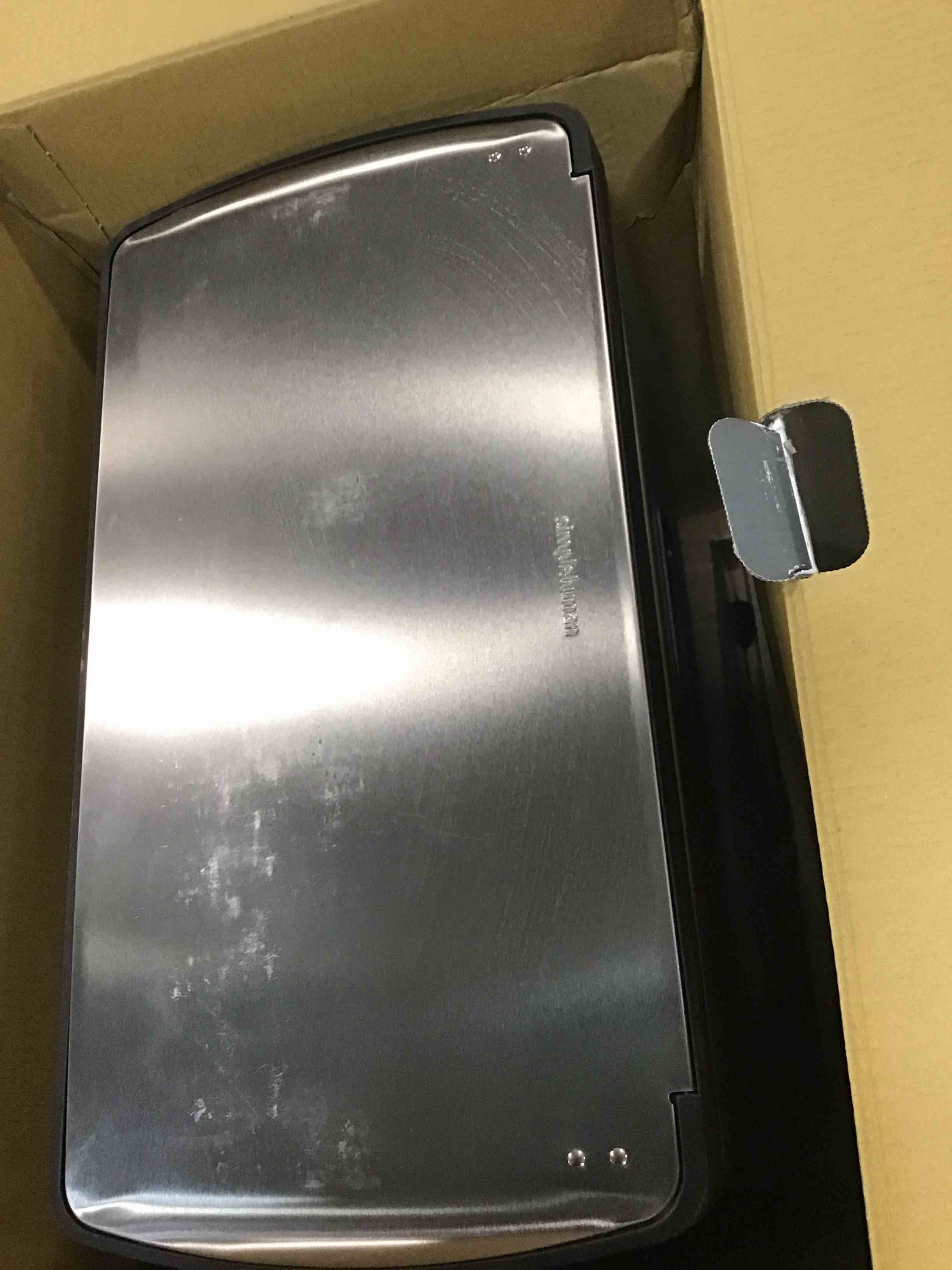https://s3.amazonaws.com/lotting-images-prod/bidfta/RED5798206_1703954434104.jpeg