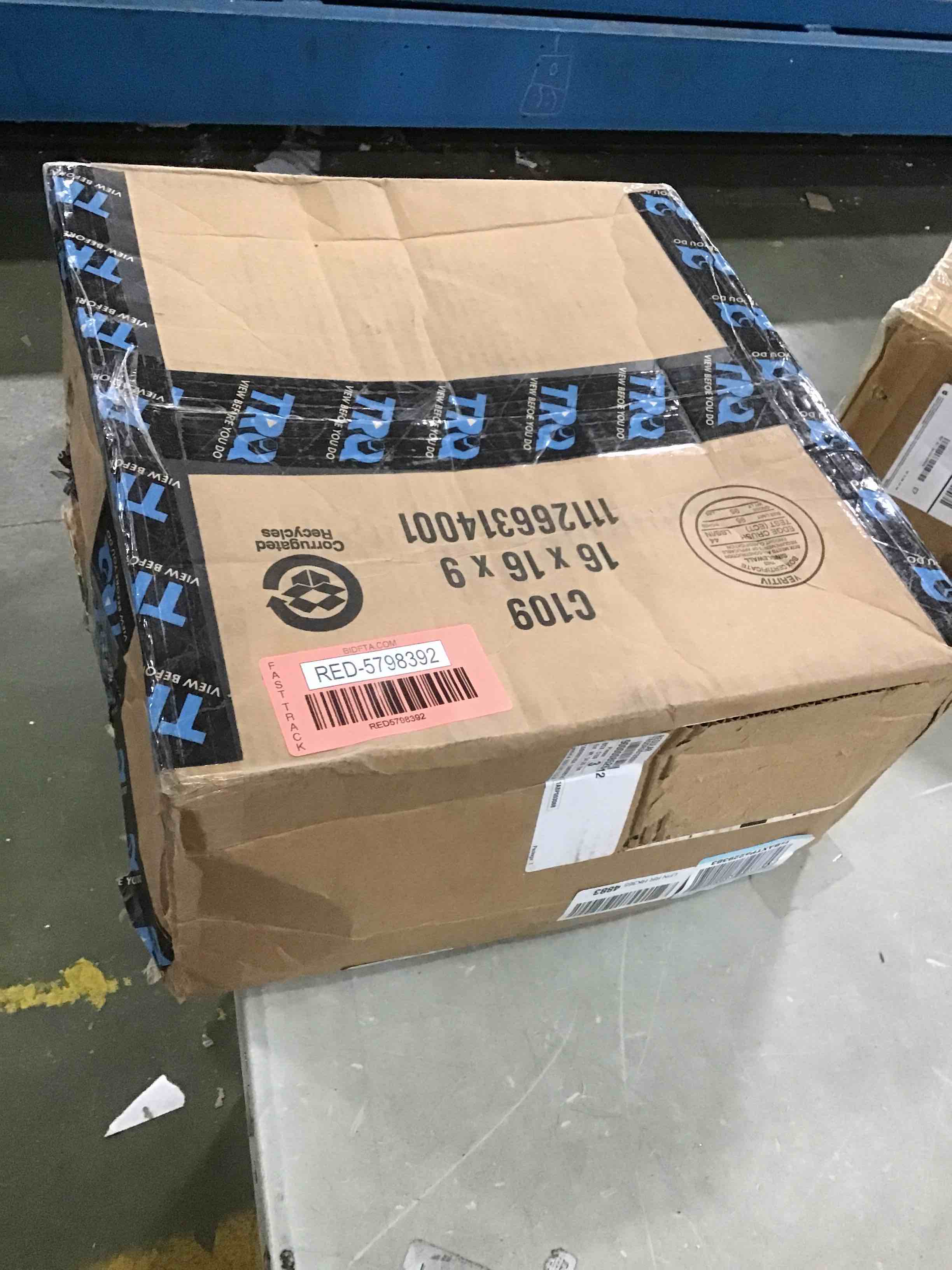 https://s3.amazonaws.com/lotting-images-prod/bidfta/RED5798392_1704209872182.jpeg
