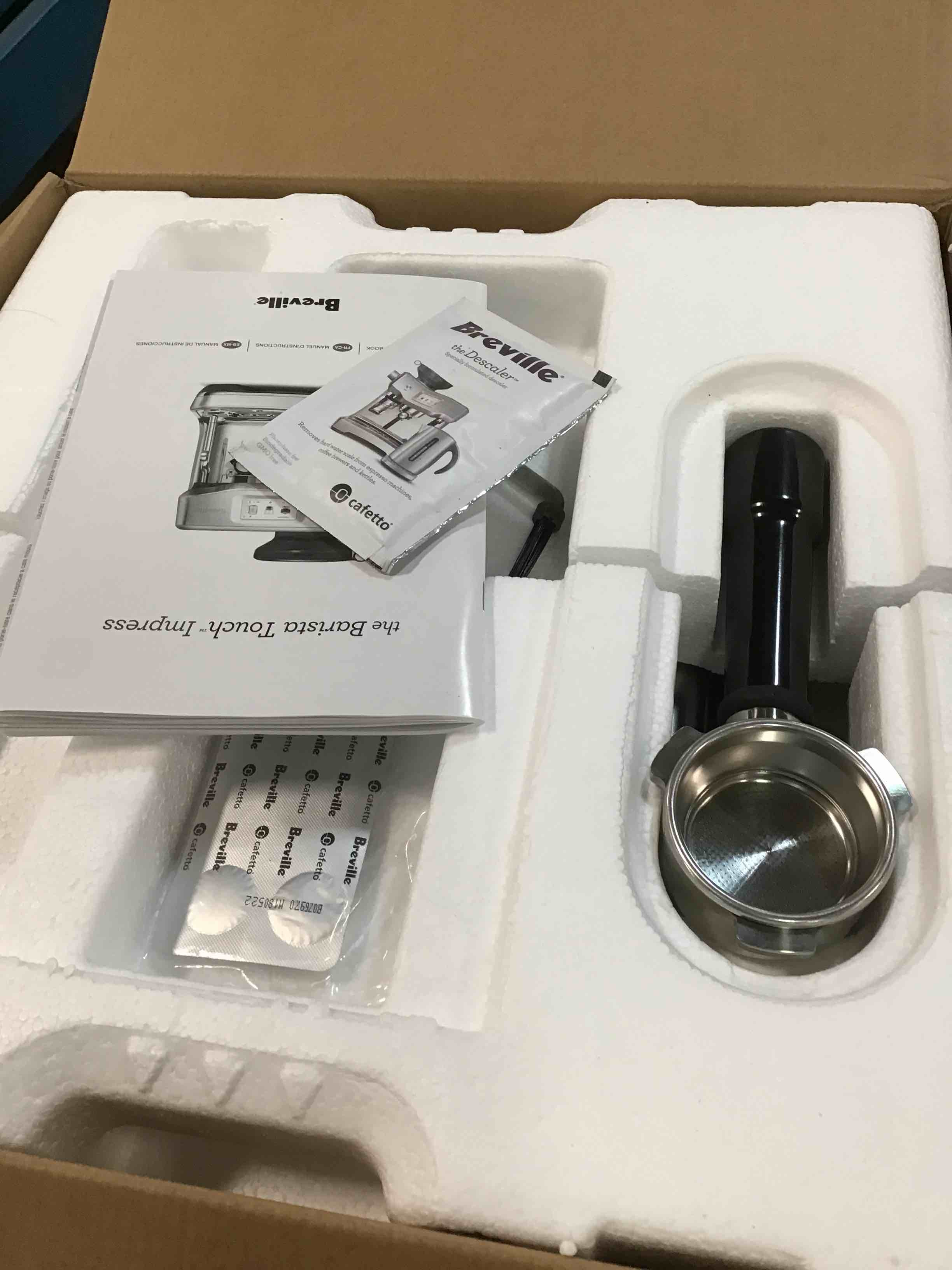 https://s3.amazonaws.com/lotting-images-prod/bidfta/RED5798514_1704286626173.jpeg