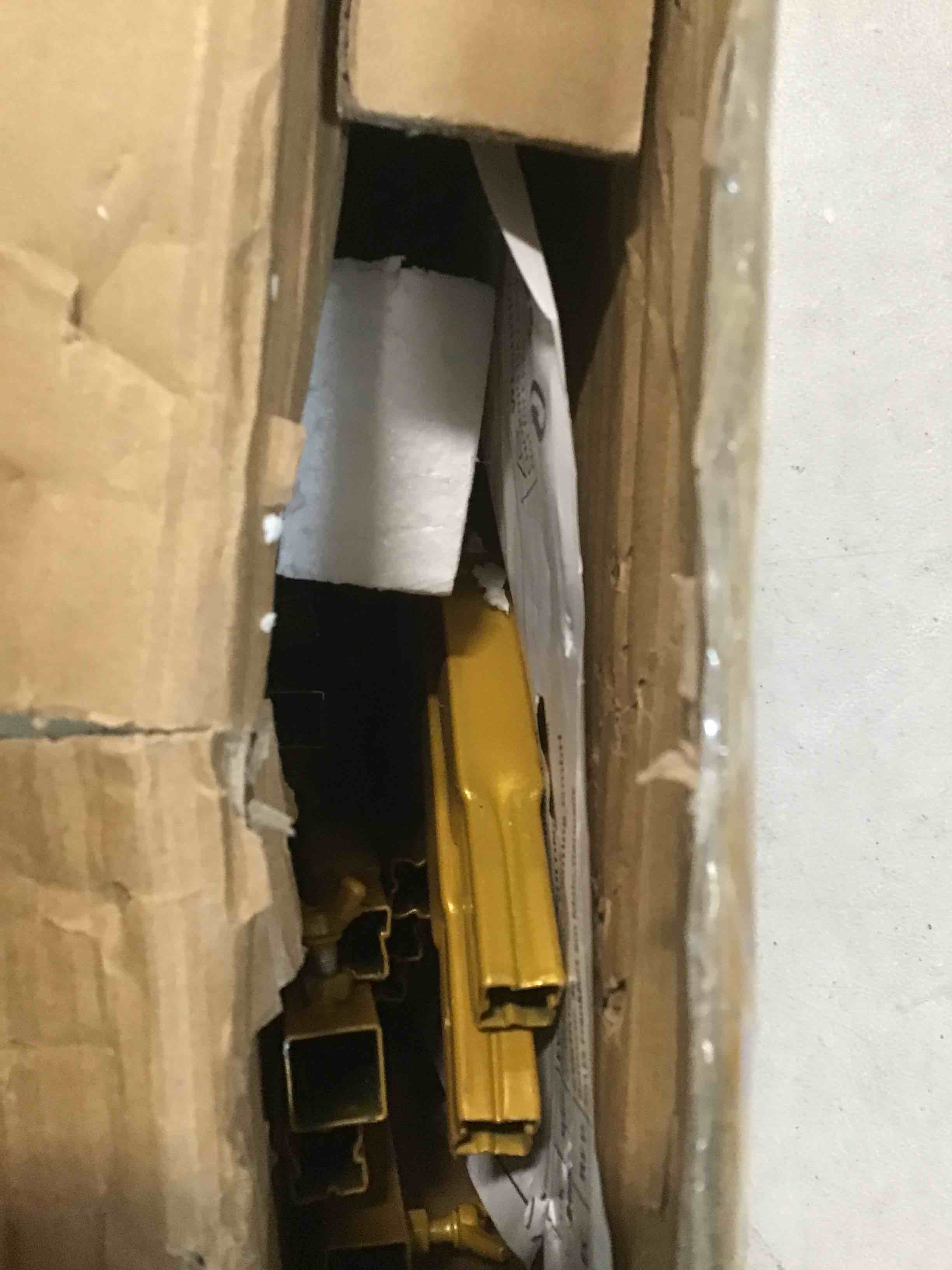 https://s3.amazonaws.com/lotting-images-prod/bidfta/RED5798571_1704292837177.jpeg