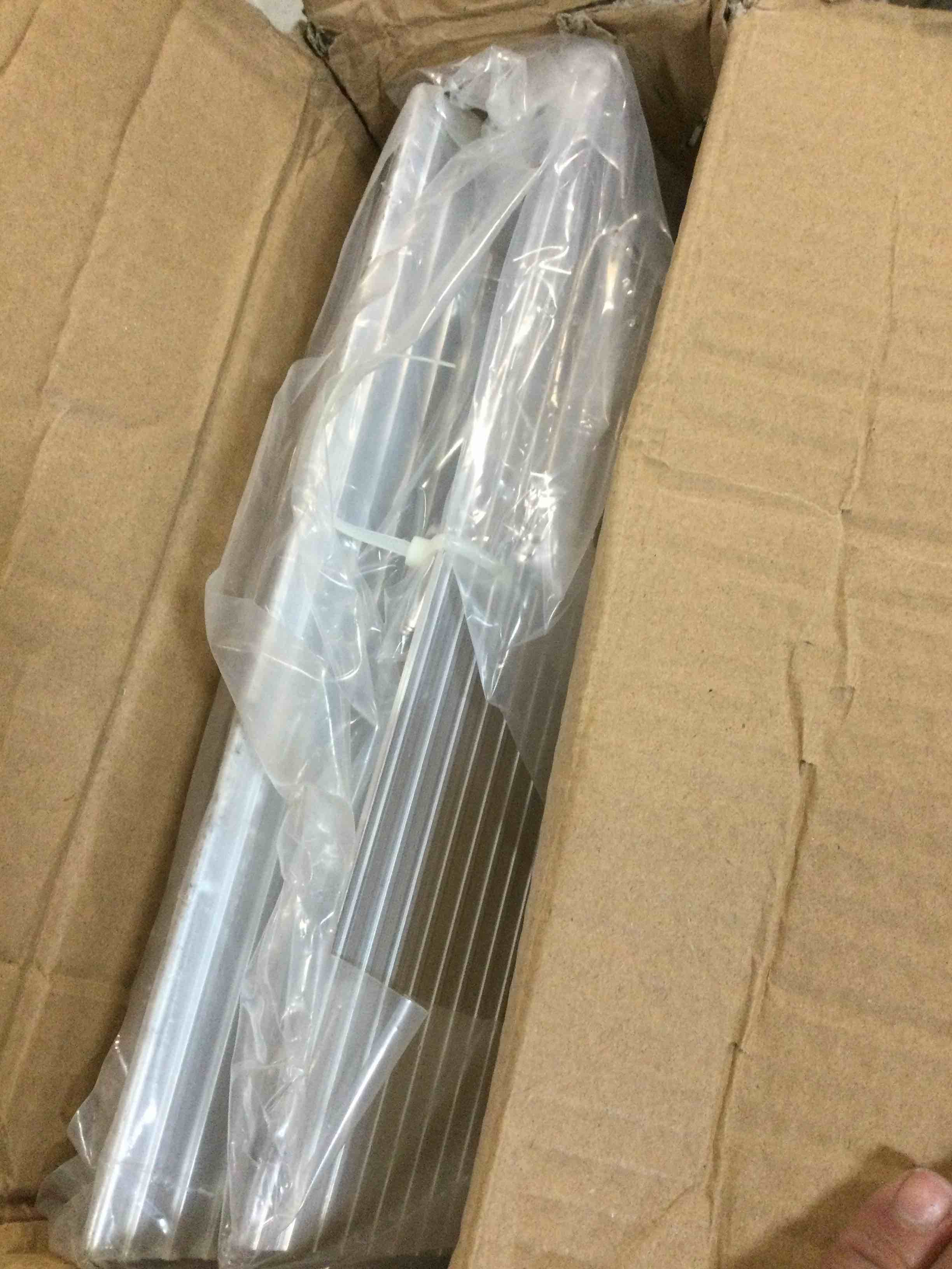 https://s3.amazonaws.com/lotting-images-prod/bidfta/RED5798864_1704387952518.jpeg