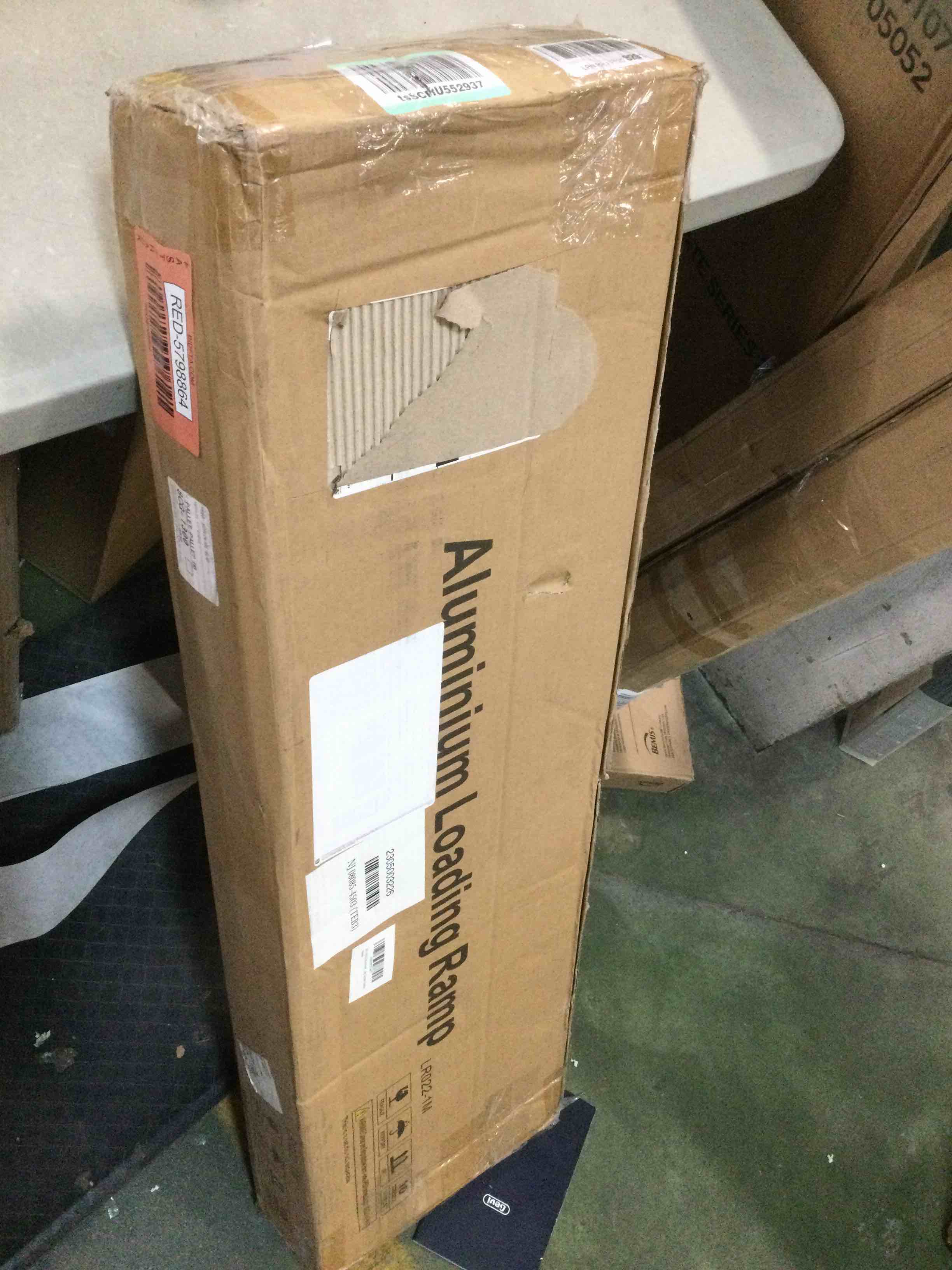https://s3.amazonaws.com/lotting-images-prod/bidfta/RED5798864_1704387971043.jpeg
