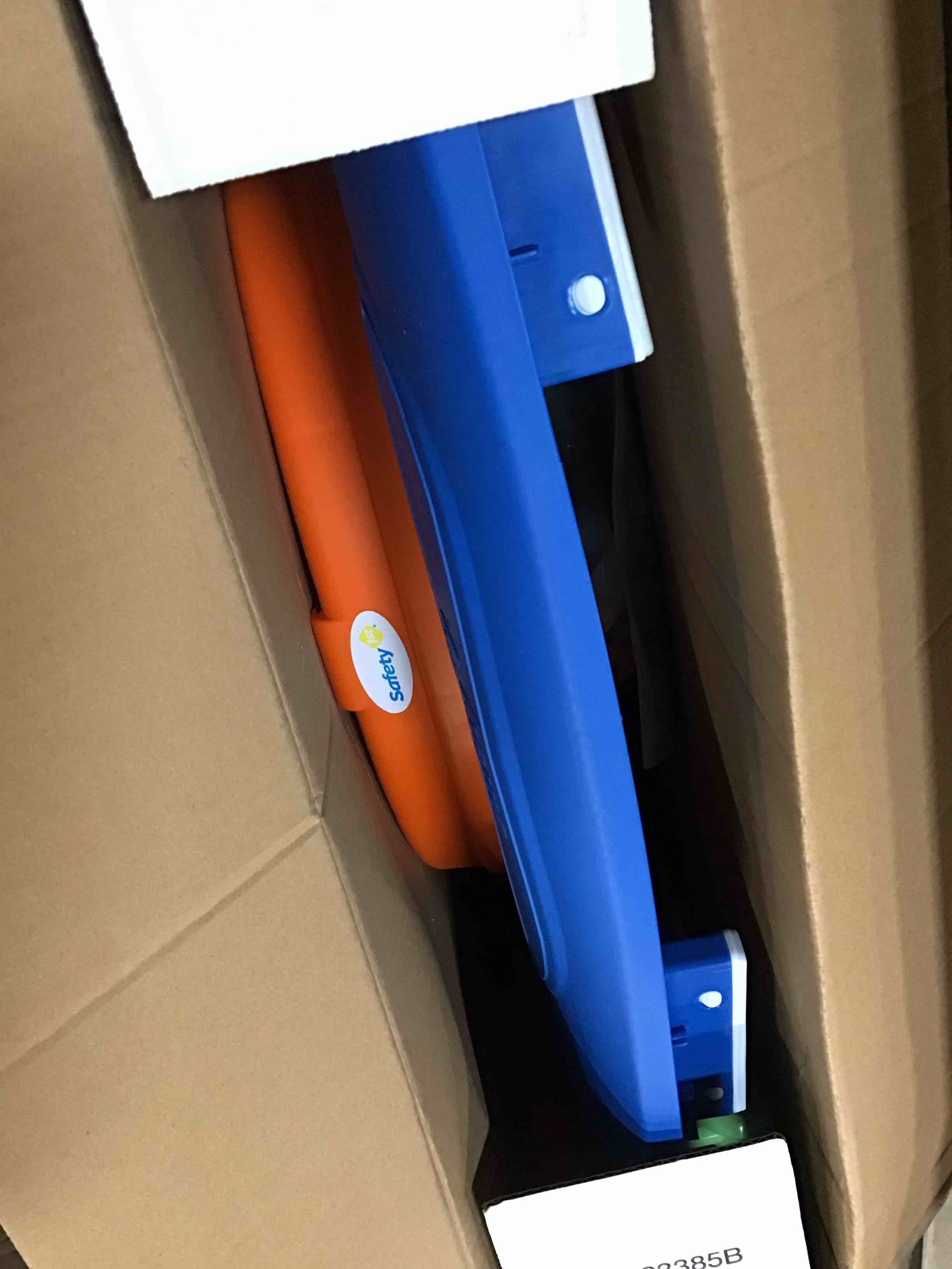 https://s3.amazonaws.com/lotting-images-prod/bidfta/RED5799466_1703858150225.jpeg