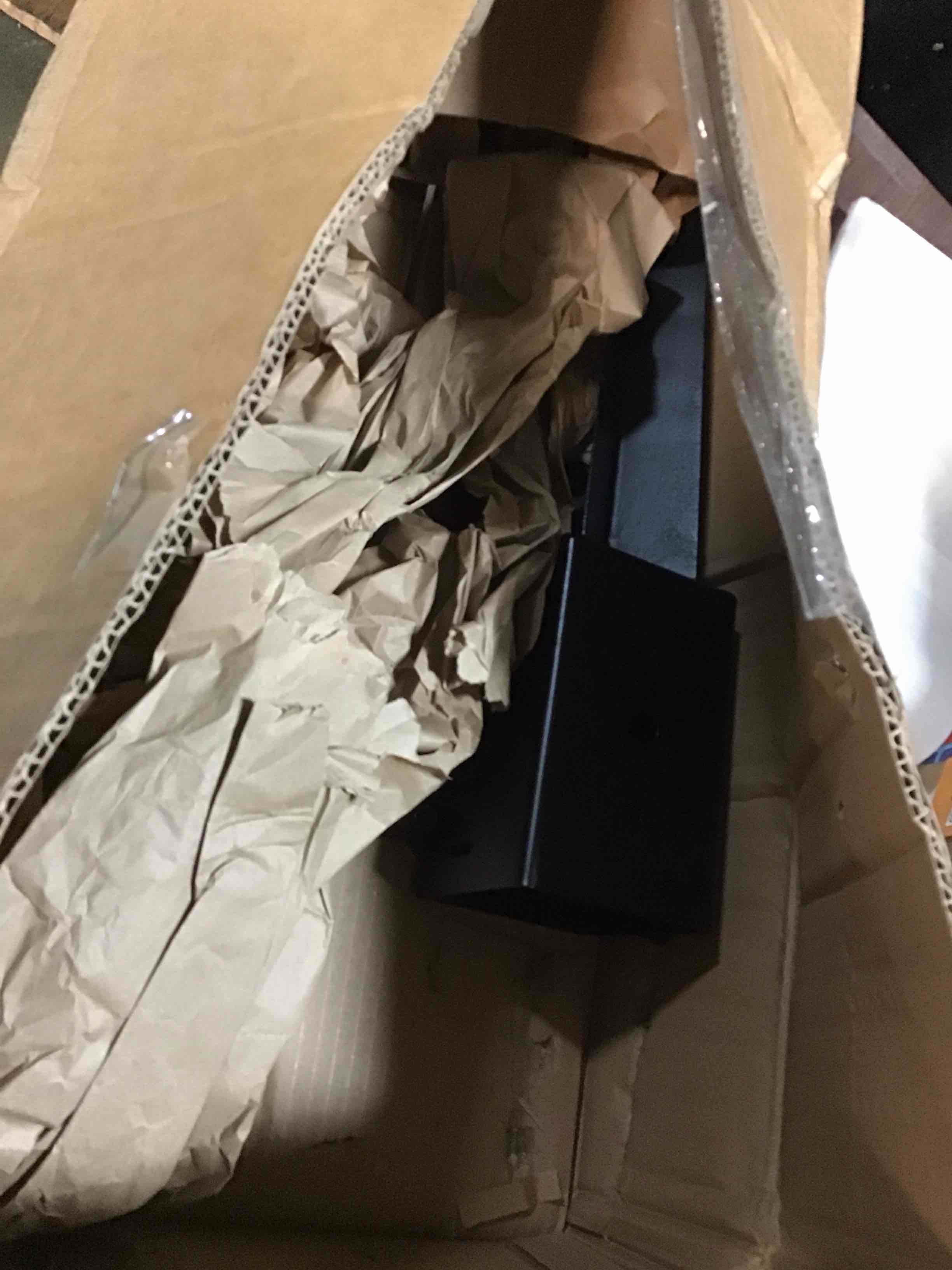 https://s3.amazonaws.com/lotting-images-prod/bidfta/RED5799486_1703860472257.jpeg