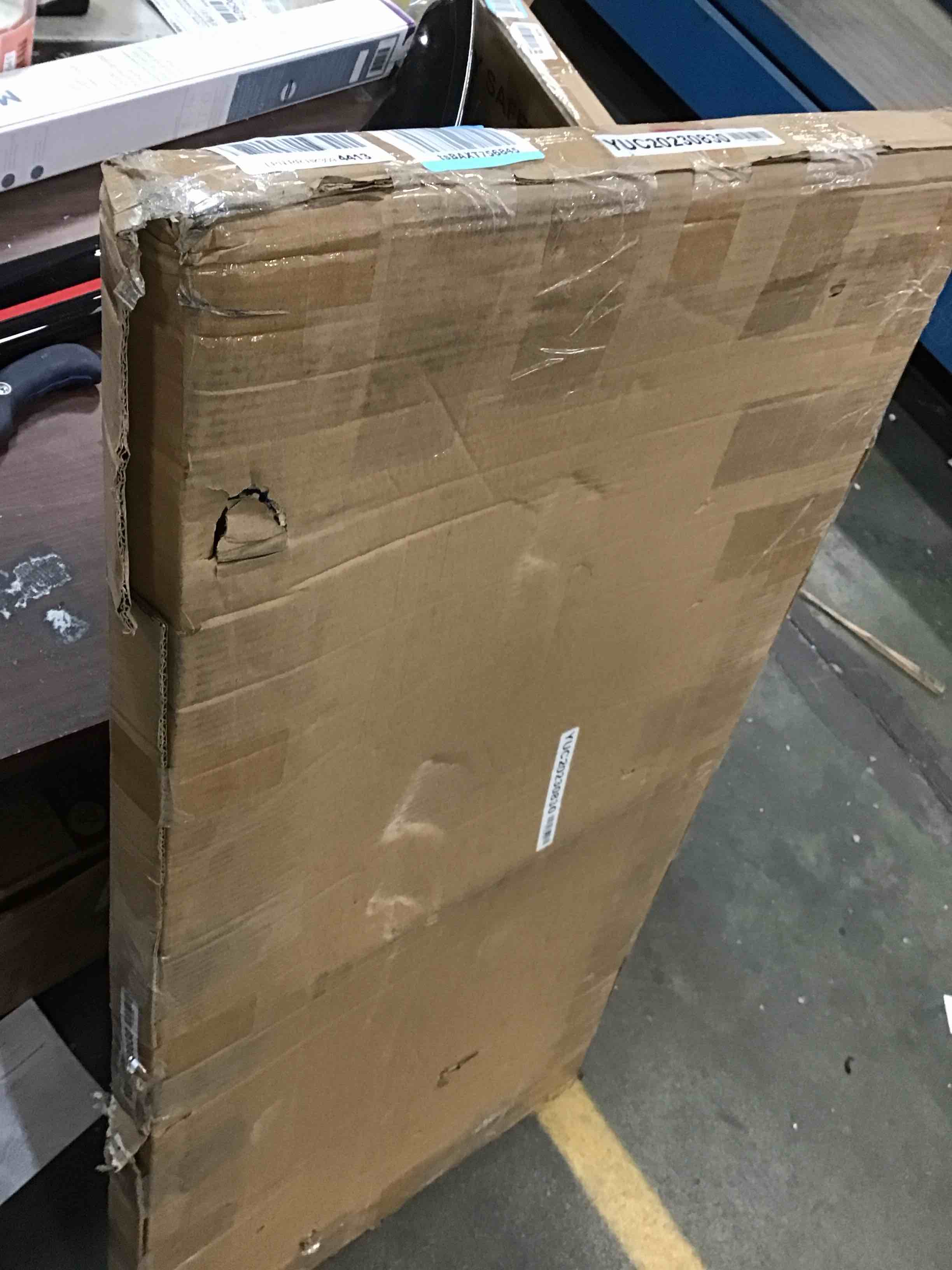 https://s3.amazonaws.com/lotting-images-prod/bidfta/RED5799772_1703964129072.jpeg