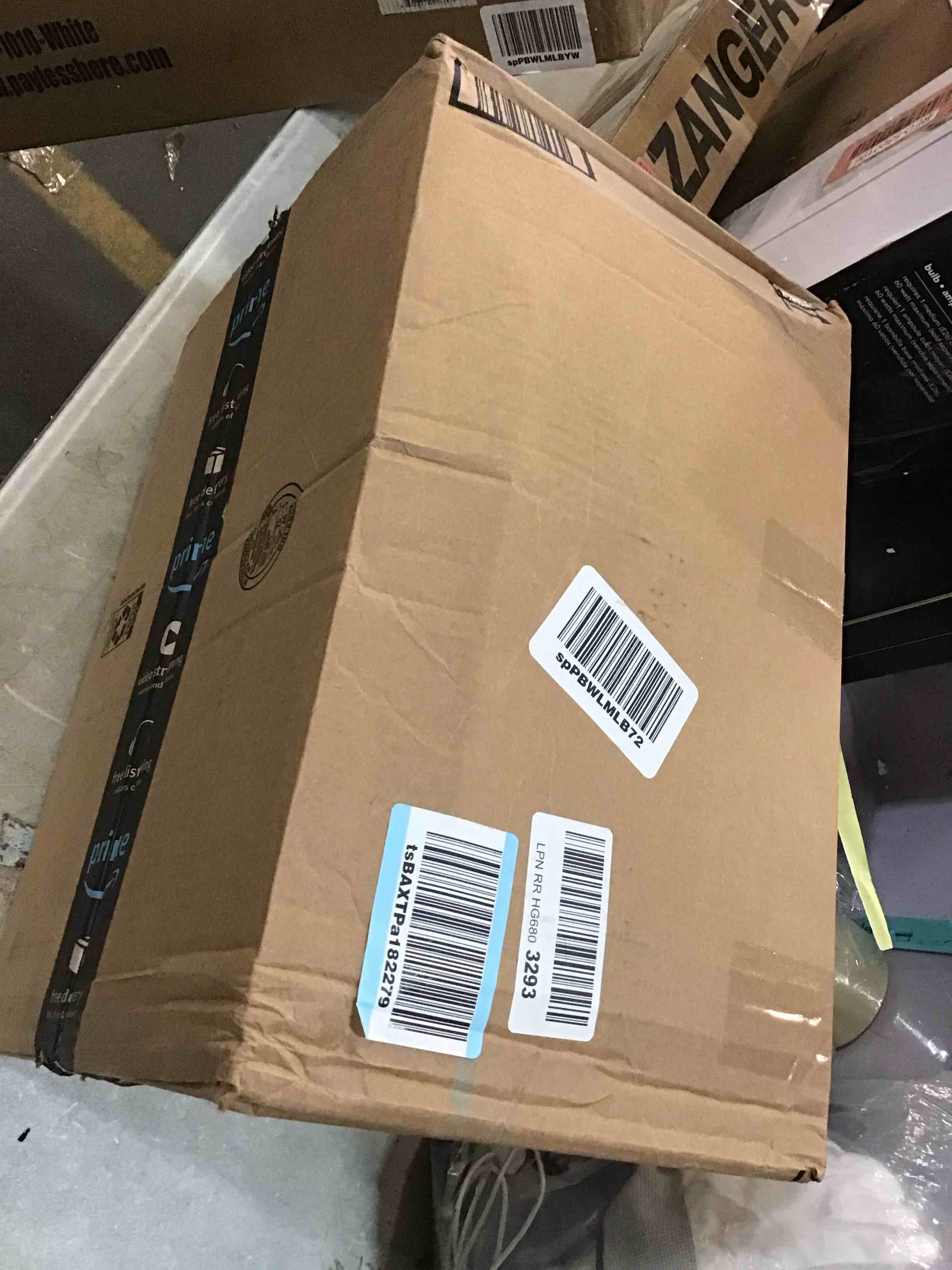 https://s3.amazonaws.com/lotting-images-prod/bidfta/RED5800198_1704310868095.jpeg