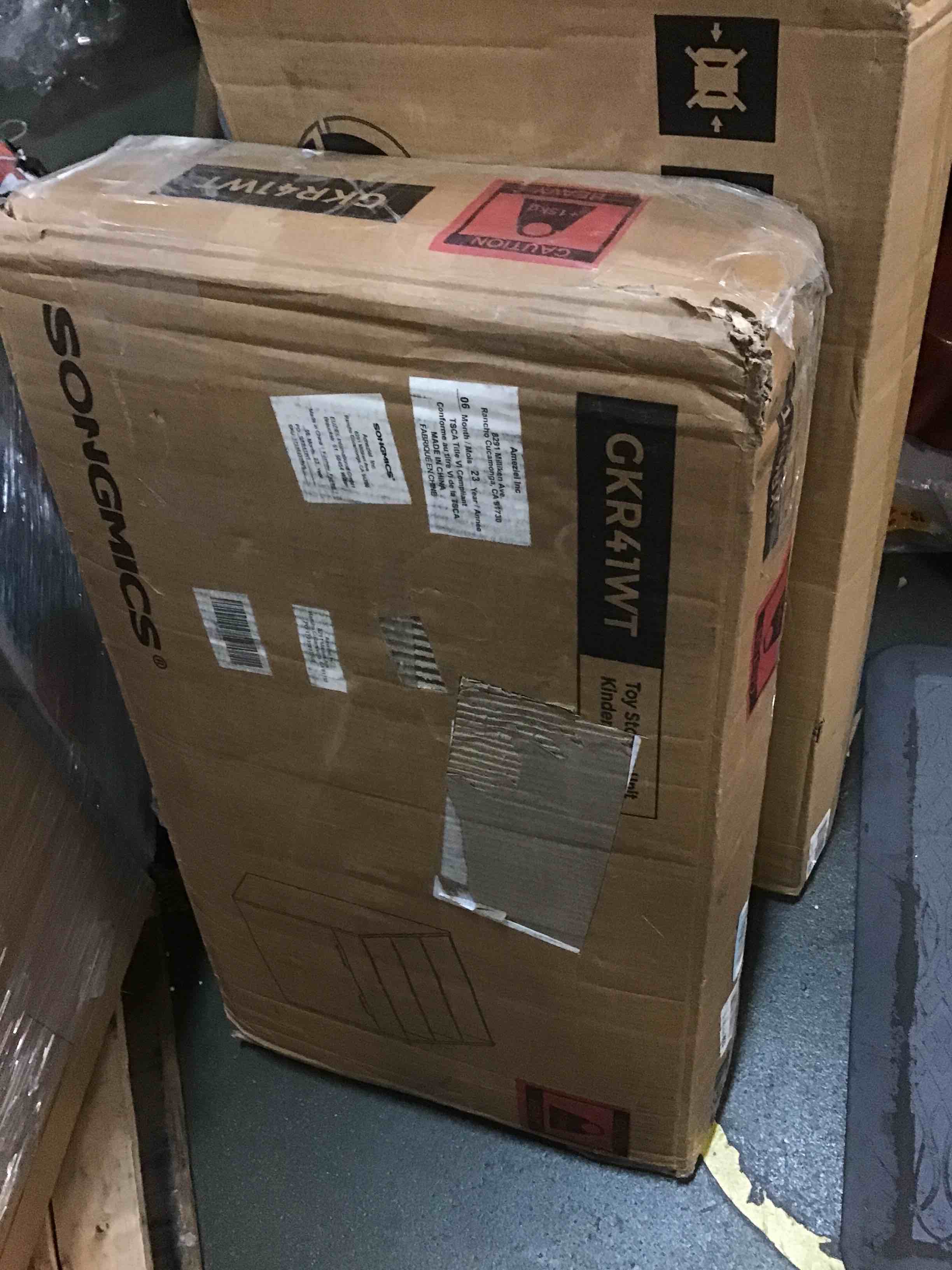 https://s3.amazonaws.com/lotting-images-prod/bidfta/RED5800247_1704374416312.jpeg