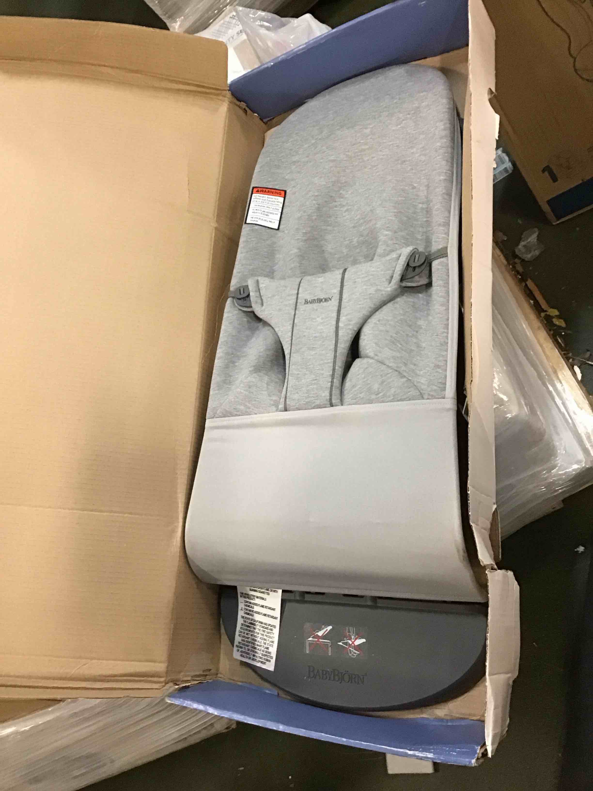 https://s3.amazonaws.com/lotting-images-prod/bidfta/RED5800457_1704463053225.jpeg
