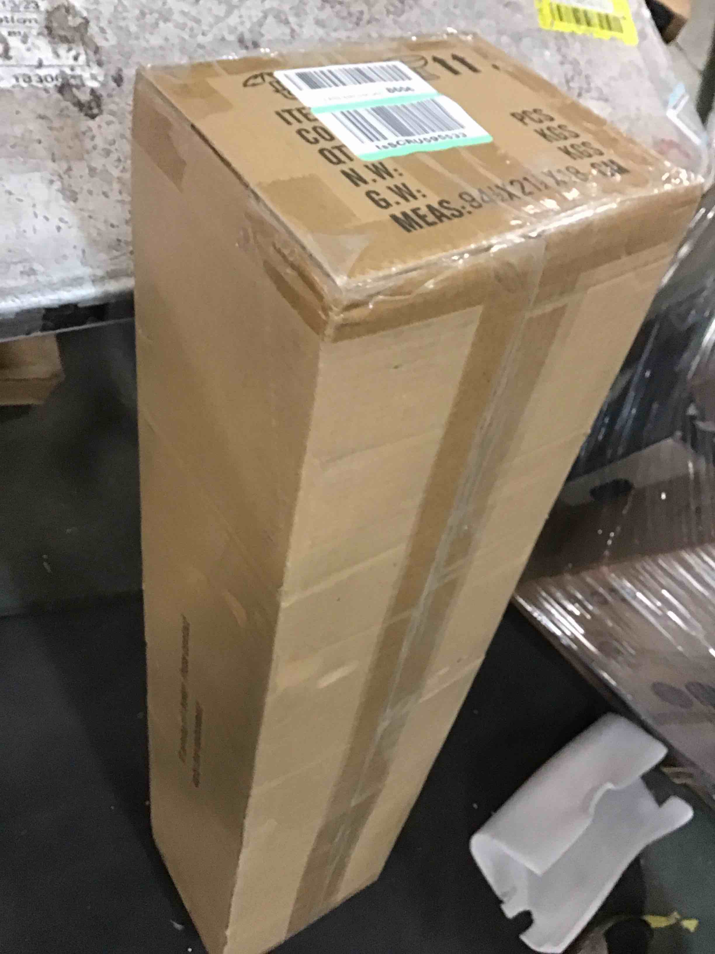 https://s3.amazonaws.com/lotting-images-prod/bidfta/RED5800526_1704472013478.jpeg